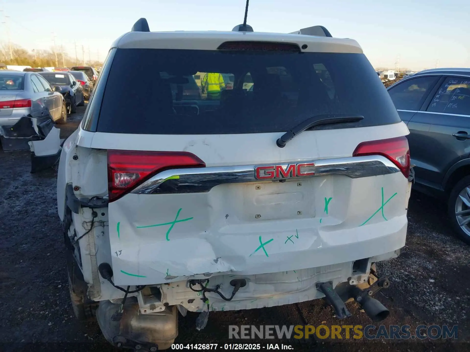 17 fotografías del automóvil dañado 1GKKNMLS0KZ125632 GMC ACADIA 2019