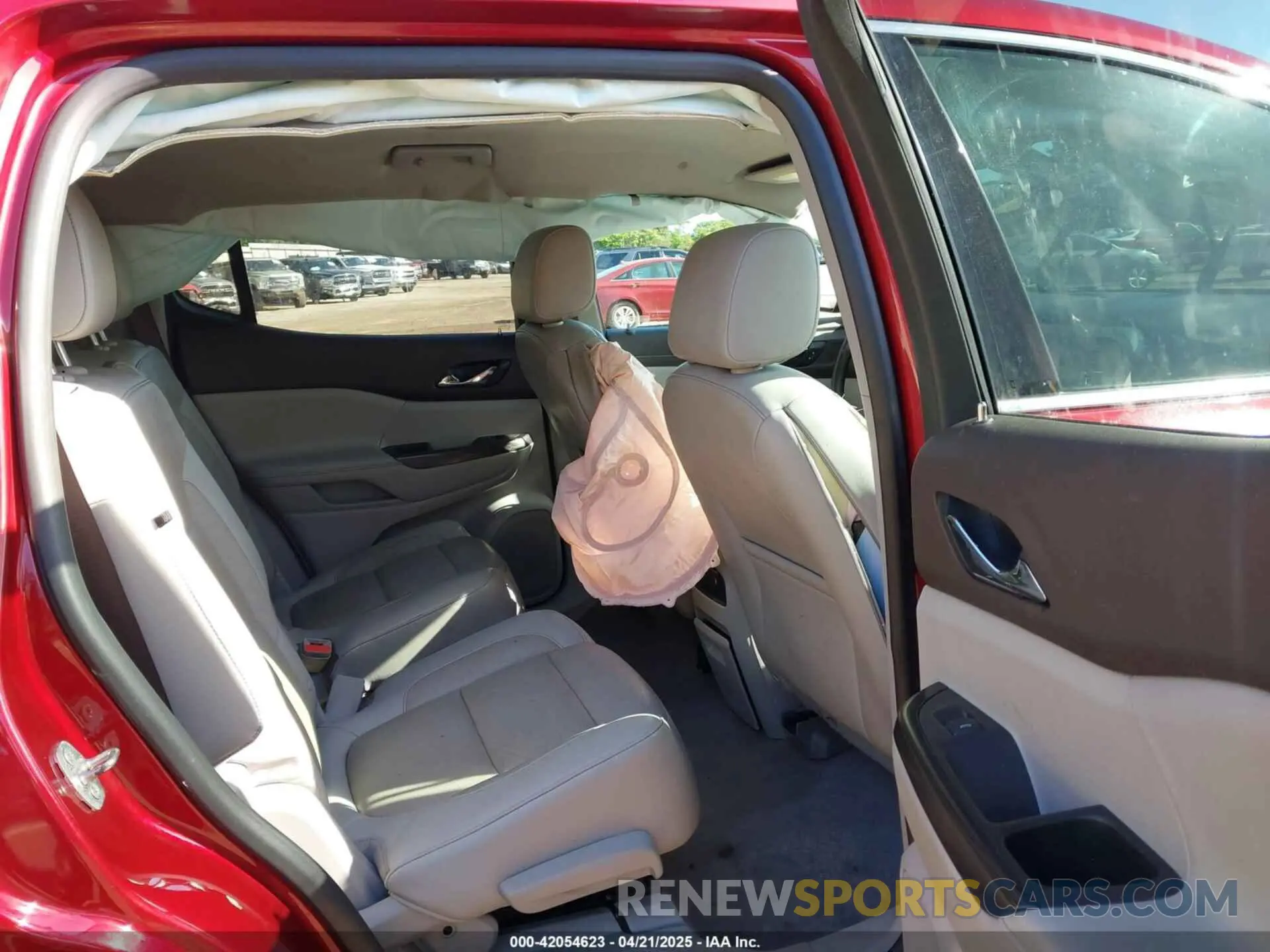 8 fotografías del automóvil dañado 1GKKNMLS0KZ140728 GMC ACADIA 2019