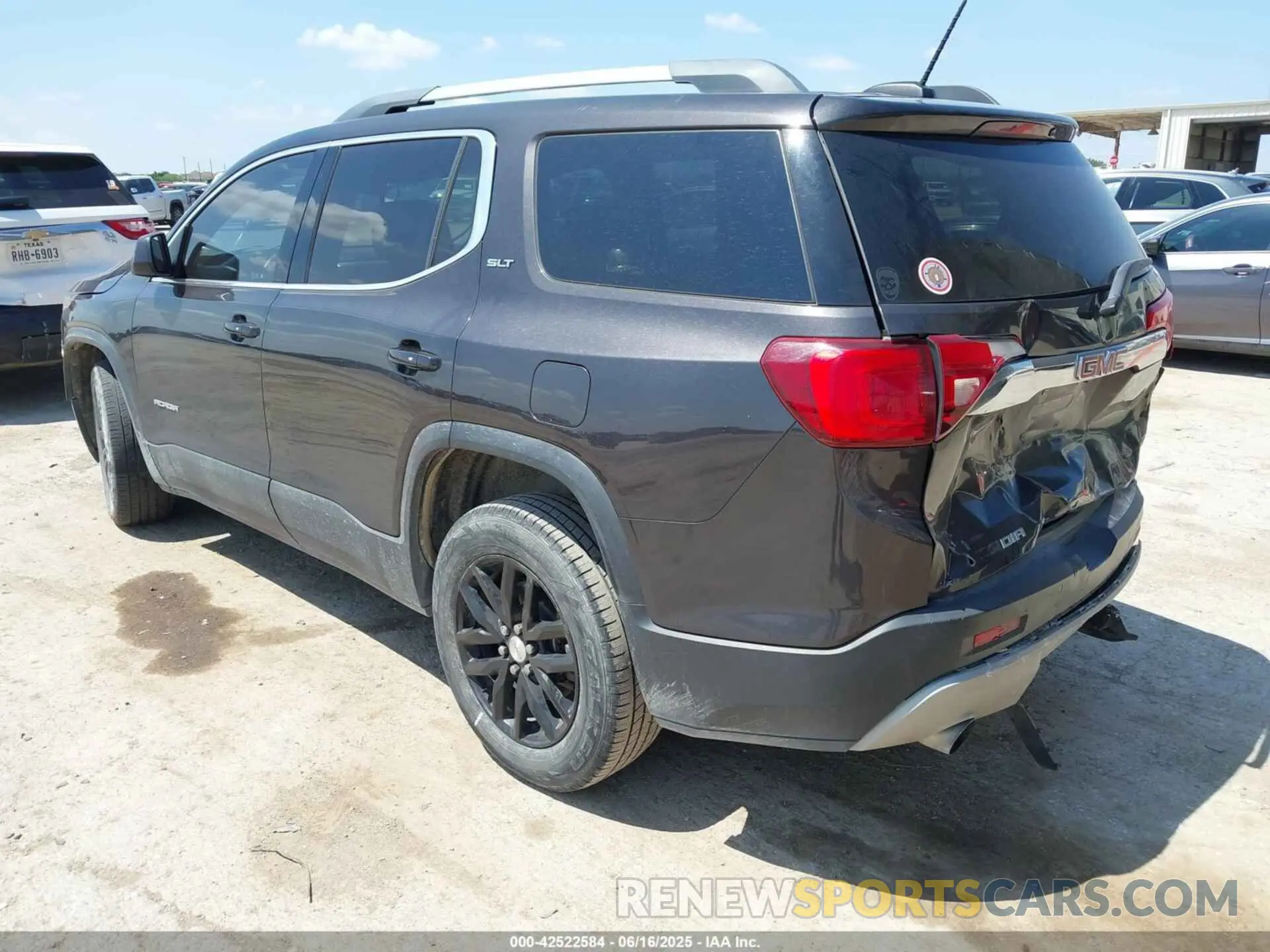 3 fotografías del automóvil dañado 1GKKNMLS0KZ173275 GMC ACADIA 2019