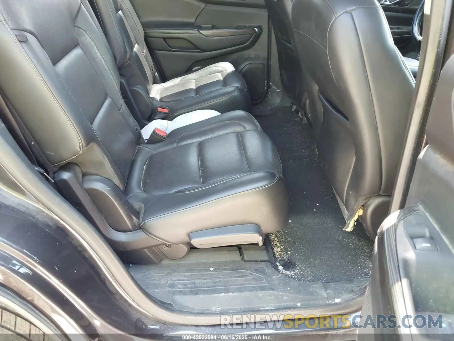 8 fotografías del automóvil dañado 1GKKNMLS0KZ173275 GMC ACADIA 2019