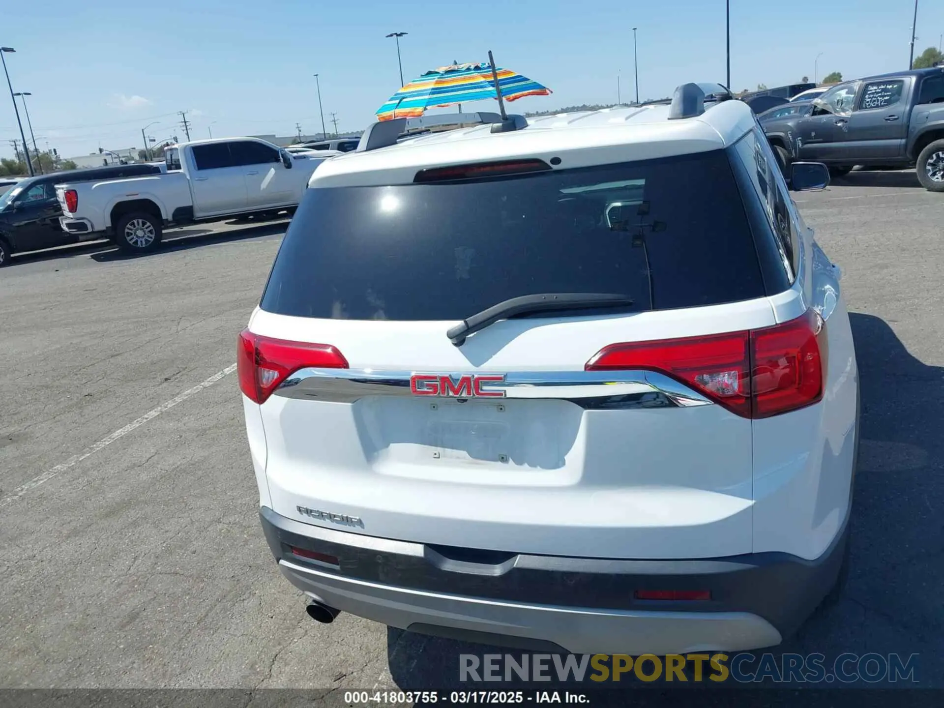16 fotografías del automóvil dañado 1GKKNMLS0KZ235497 GMC ACADIA 2019