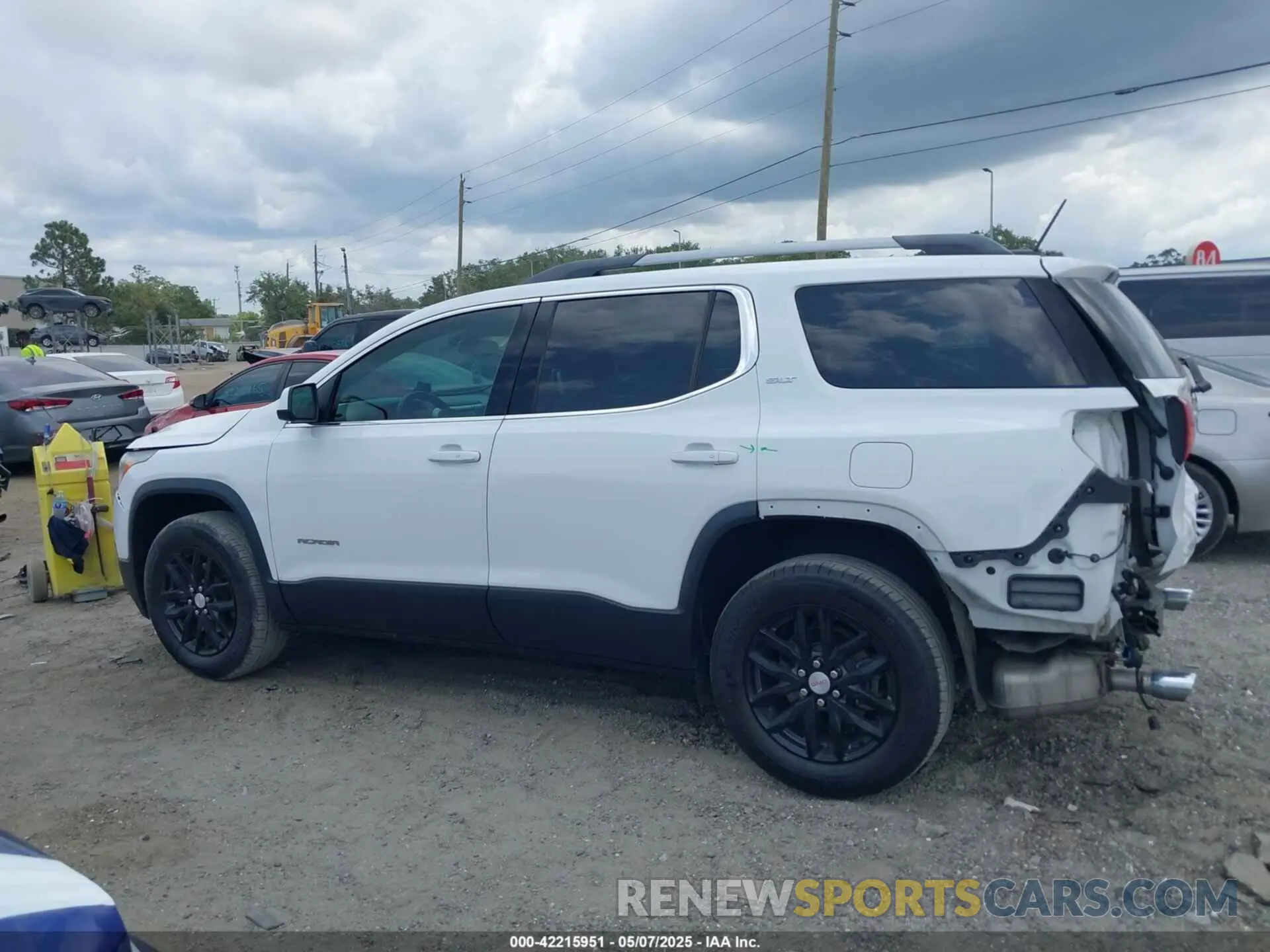 15 fotografías del automóvil dañado 1GKKNMLS1KZ229353 GMC ACADIA 2019