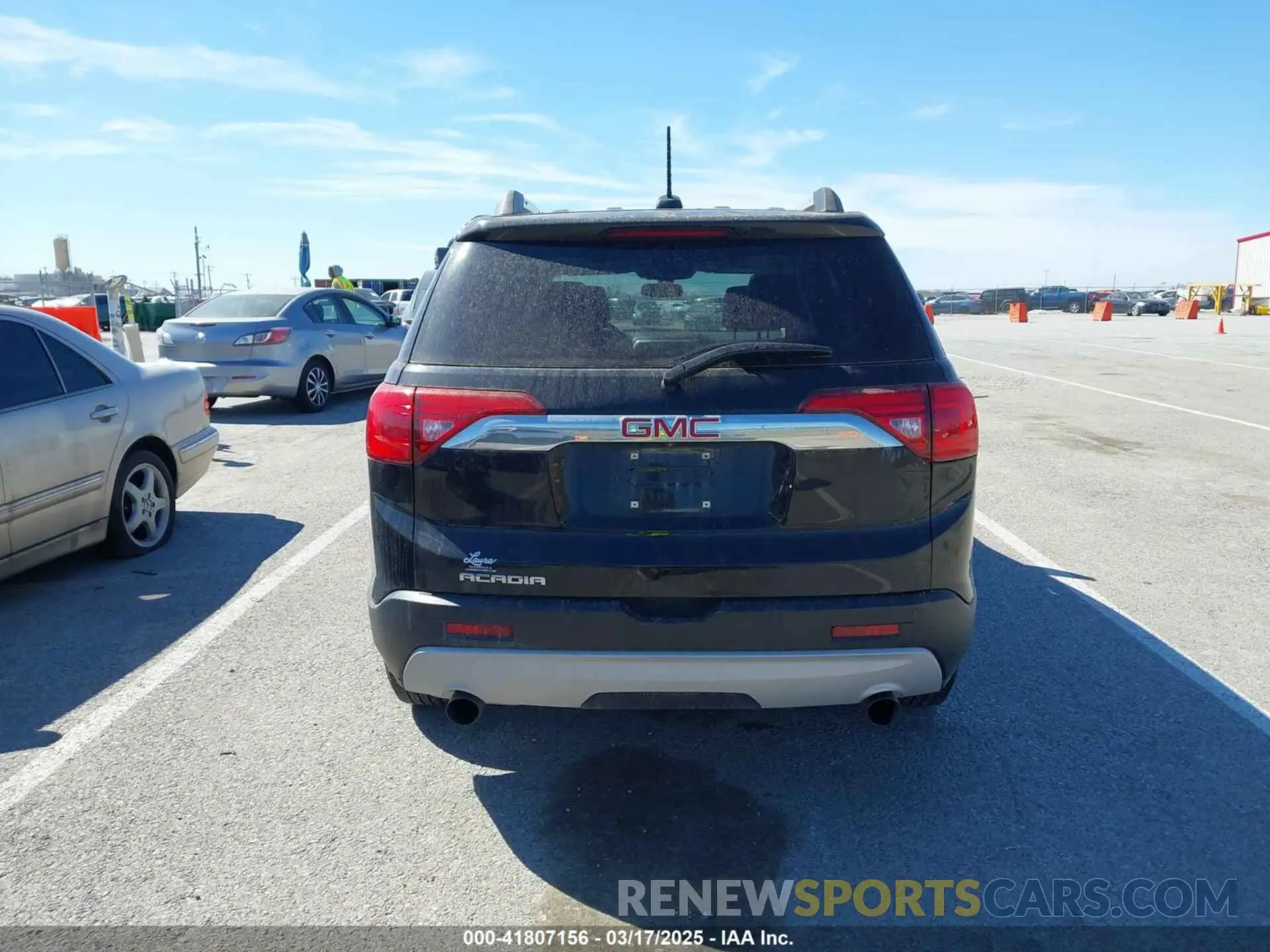 16 fotografías del automóvil dañado 1GKKNMLS1KZ274602 GMC ACADIA 2019
