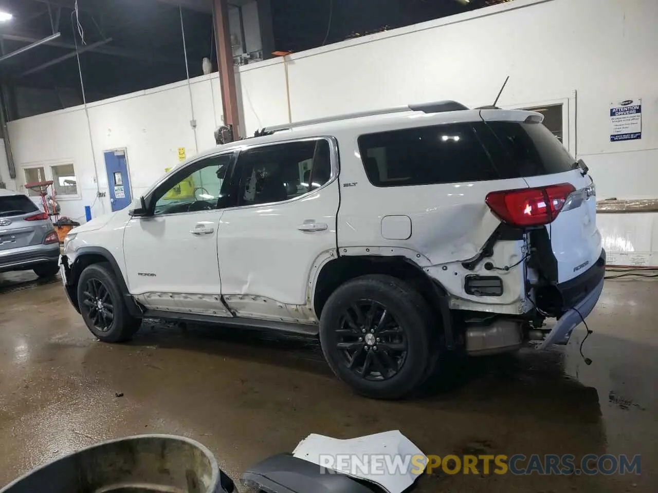 2 fotografías del automóvil dañado 1GKKNMLS5KZ202236 GMC ACADIA 2019