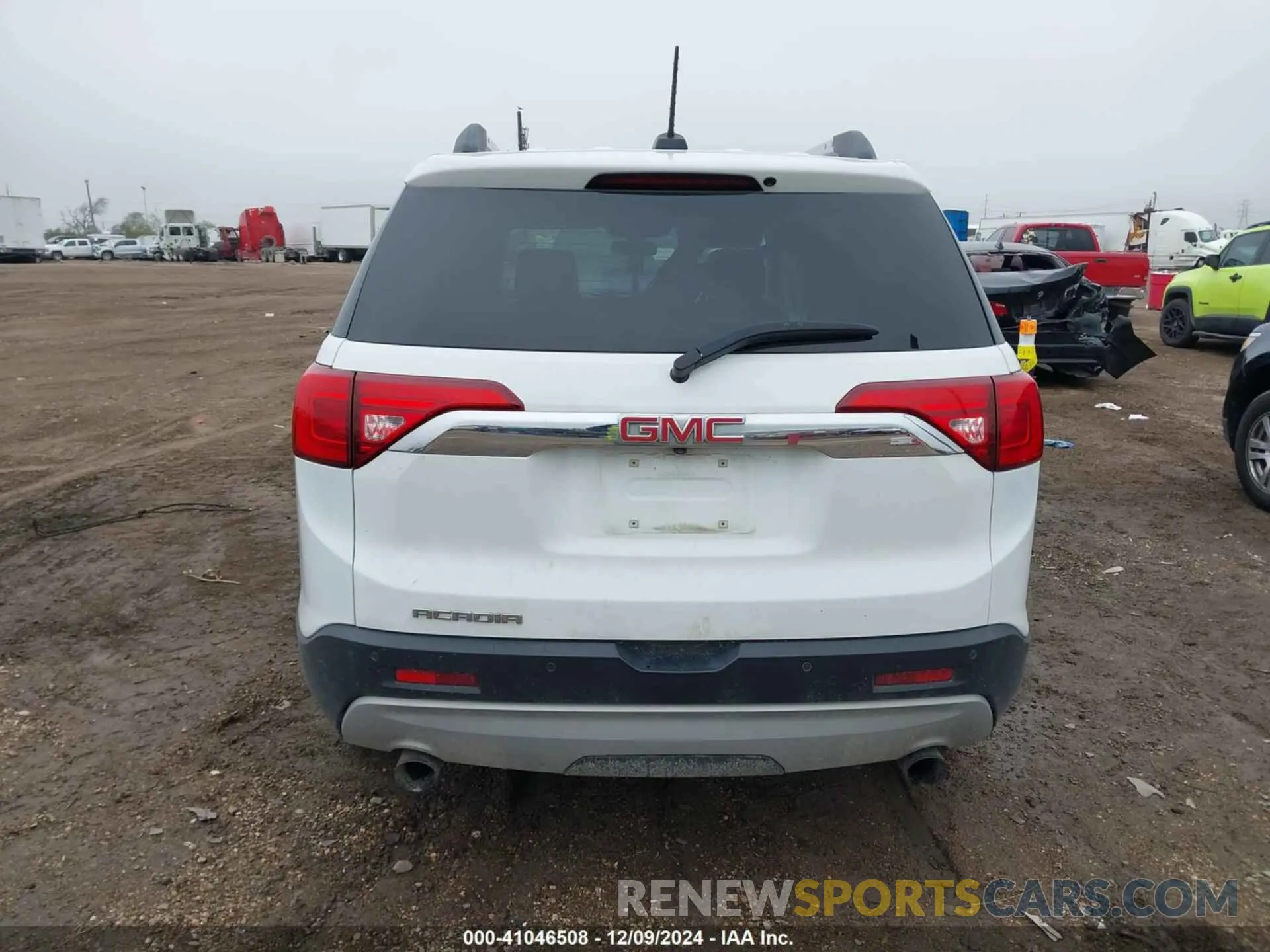 17 fotografías del automóvil dañado 1GKKNMLS5KZ228240 GMC ACADIA 2019