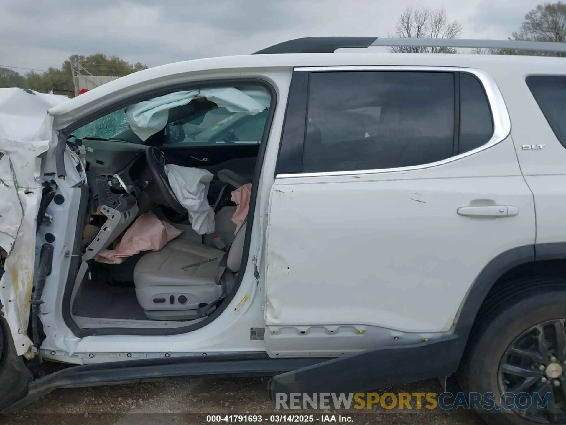 14 fotografías del automóvil dañado 1GKKNMLS6KZ256712 GMC ACADIA 2019