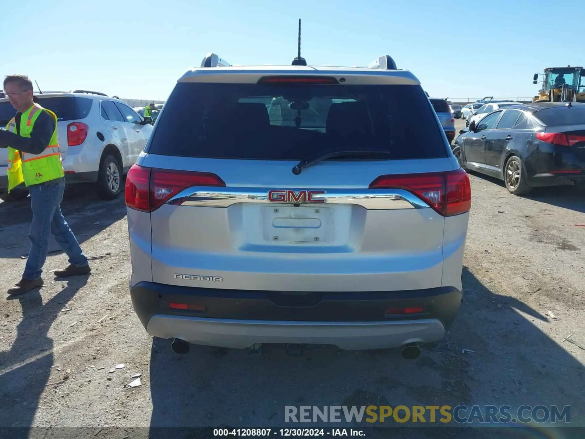 16 fotografías del automóvil dañado 1GKKNMLS8KZ283605 GMC ACADIA 2019