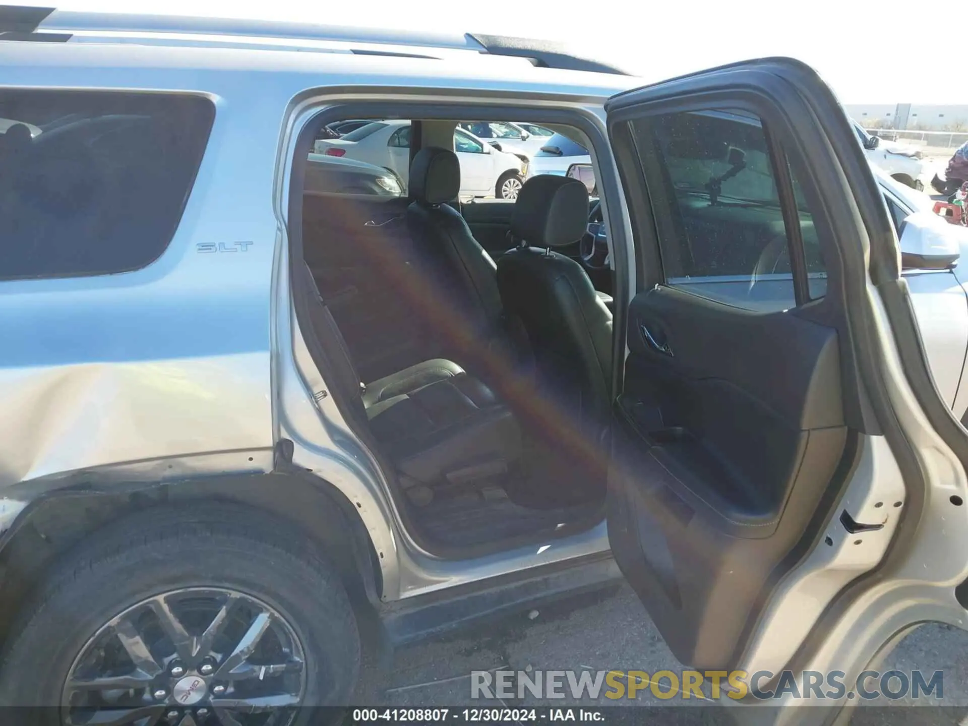 8 fotografías del automóvil dañado 1GKKNMLS8KZ283605 GMC ACADIA 2019