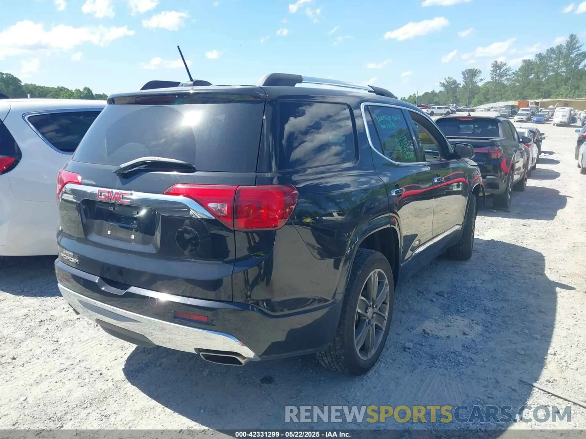 4 fotografías del automóvil dañado 1GKKNPLS3KZ296456 GMC ACADIA 2019