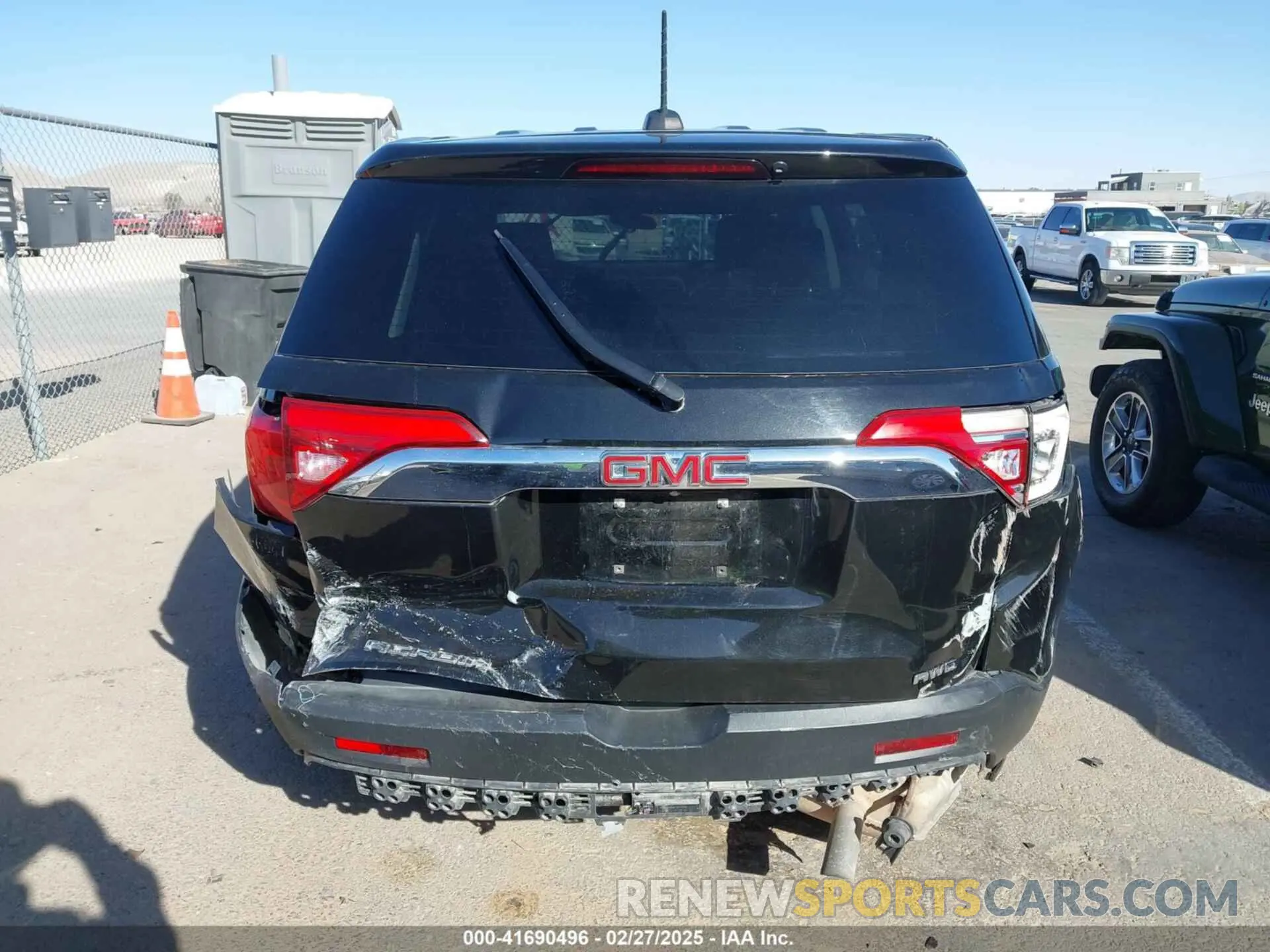 16 fotografías del automóvil dañado 1GKKNRLA7KZ173858 GMC ACADIA 2019