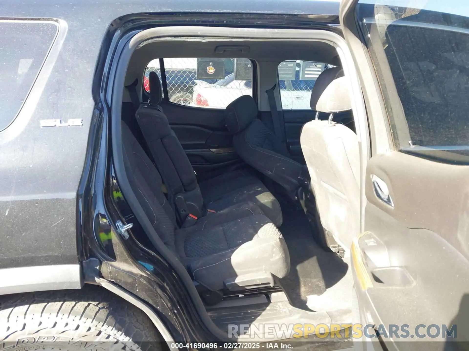 8 fotografías del automóvil dañado 1GKKNRLA7KZ173858 GMC ACADIA 2019