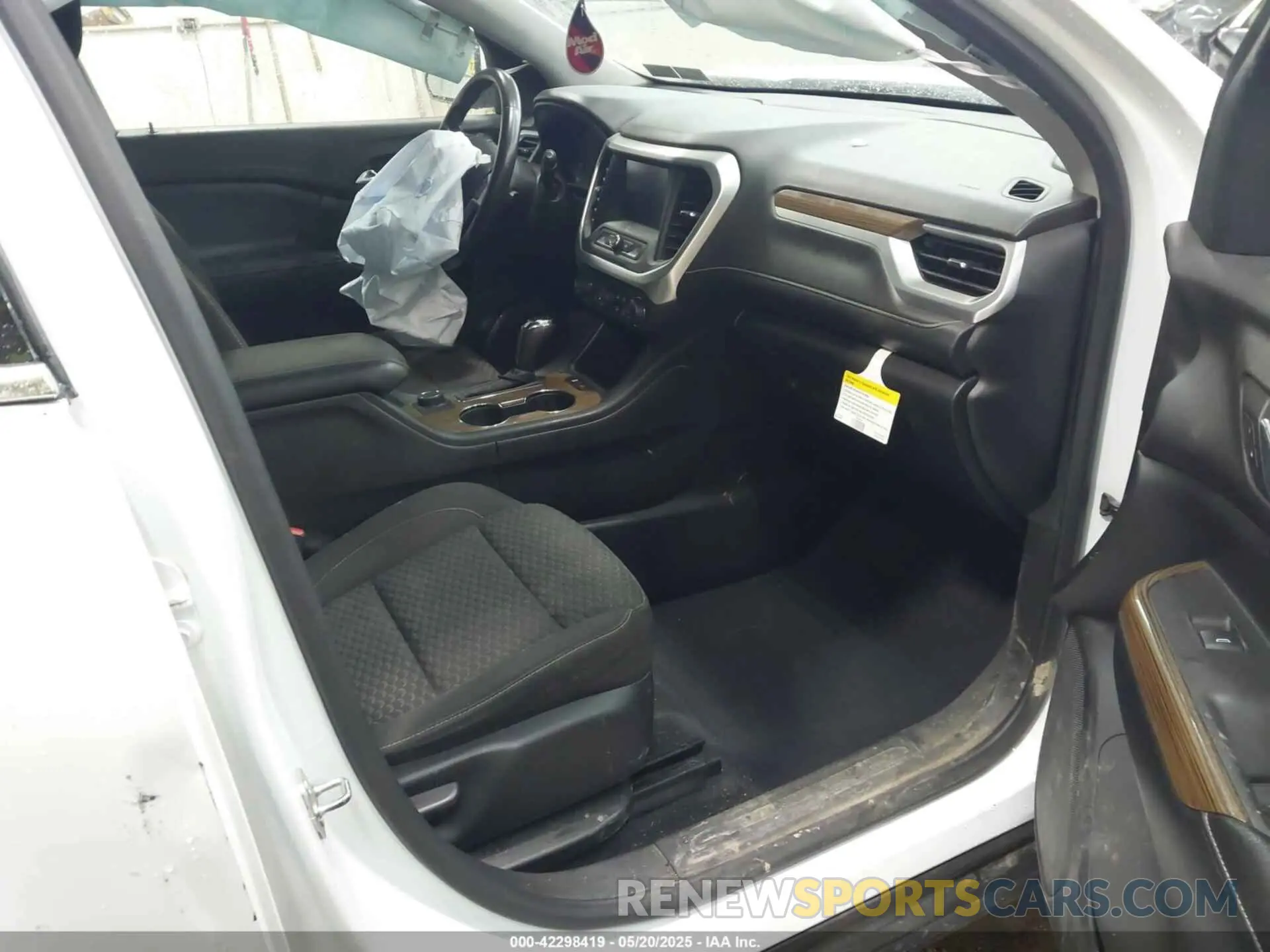 5 fotografías del automóvil dañado 1GKKNRLAXKZ299194 GMC ACADIA 2019