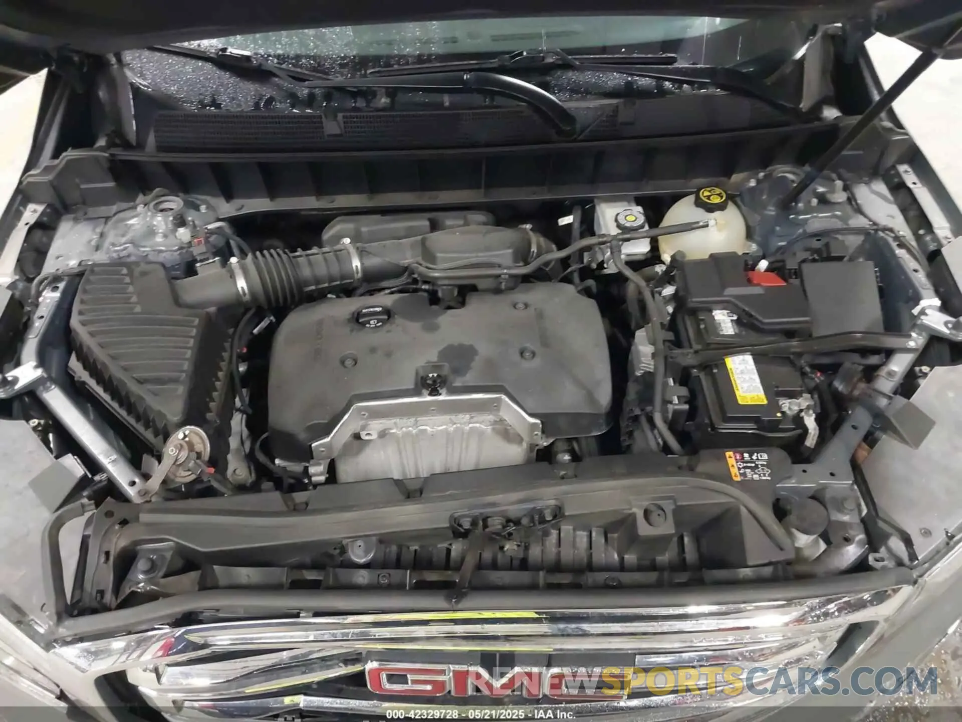 10 fotografías del automóvil dañado 1GKKNSLA4KZ264772 GMC ACADIA 2019