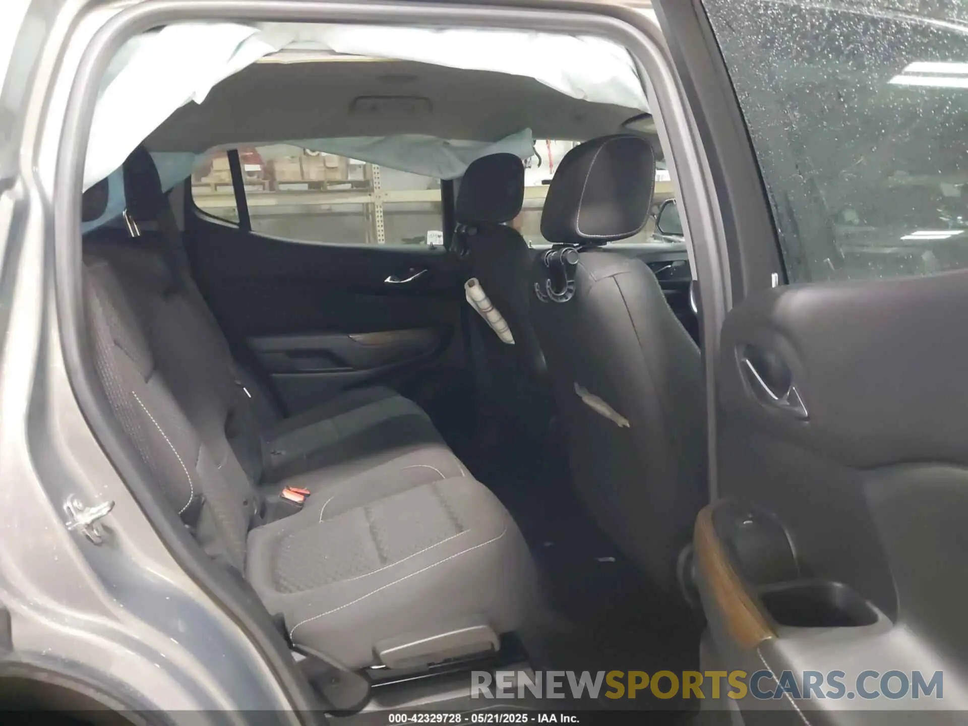 8 fotografías del automóvil dañado 1GKKNSLA4KZ264772 GMC ACADIA 2019