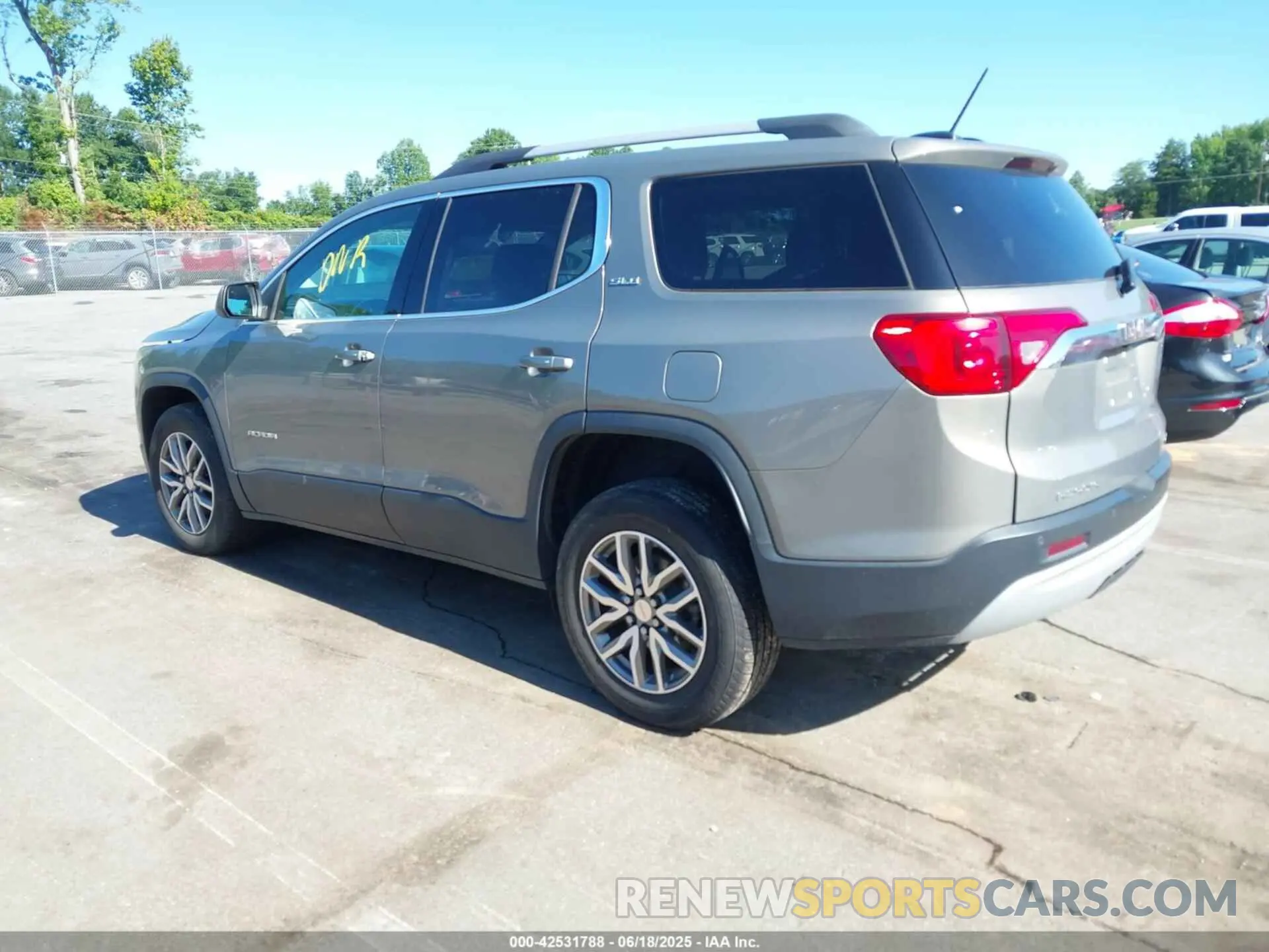 3 fotografías del automóvil dañado 1GKKNSLA9KZ263486 GMC ACADIA 2019