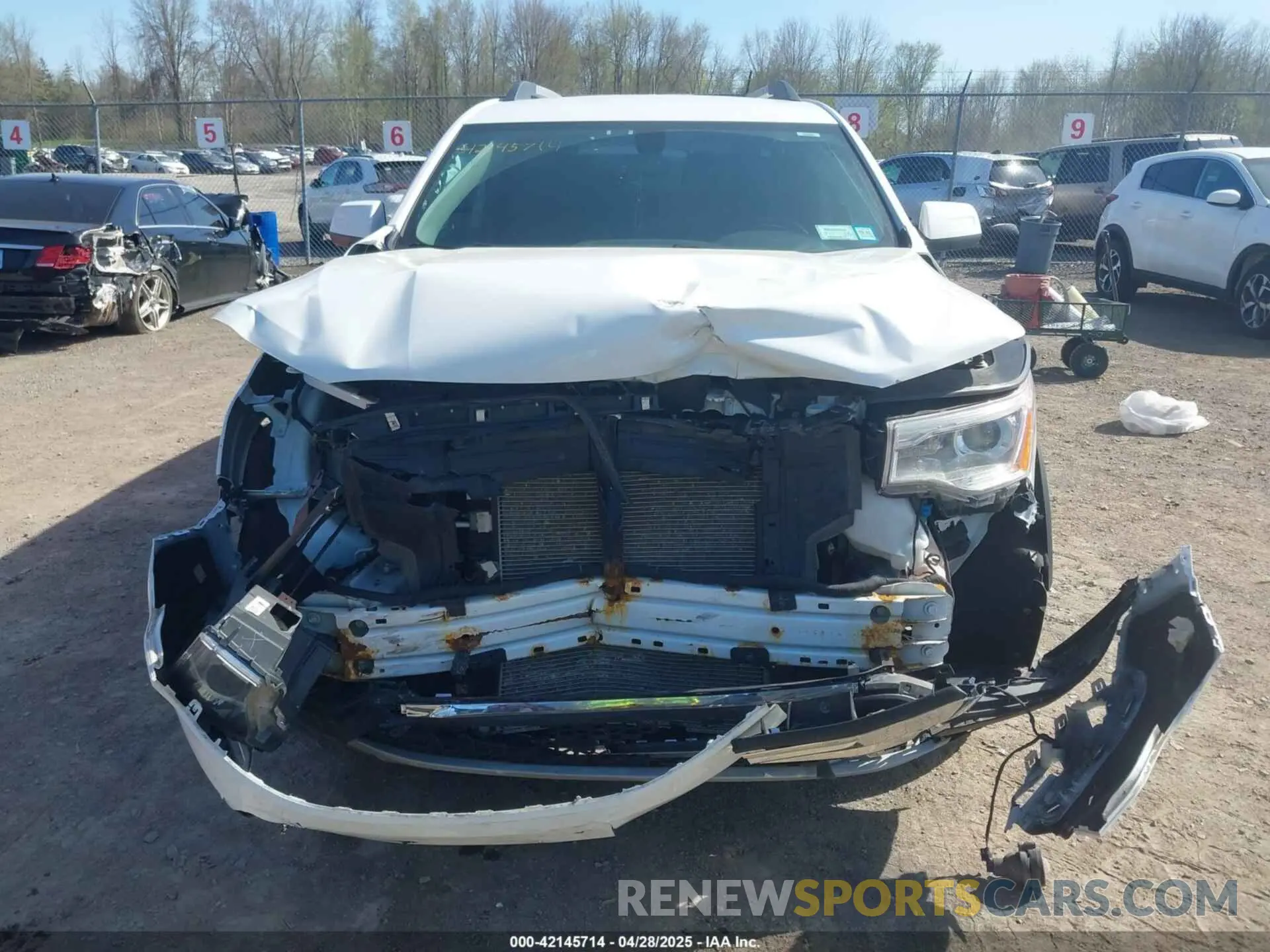 13 fotografías del automóvil dañado 1GKKNSLS4KZ237158 GMC ACADIA 2019