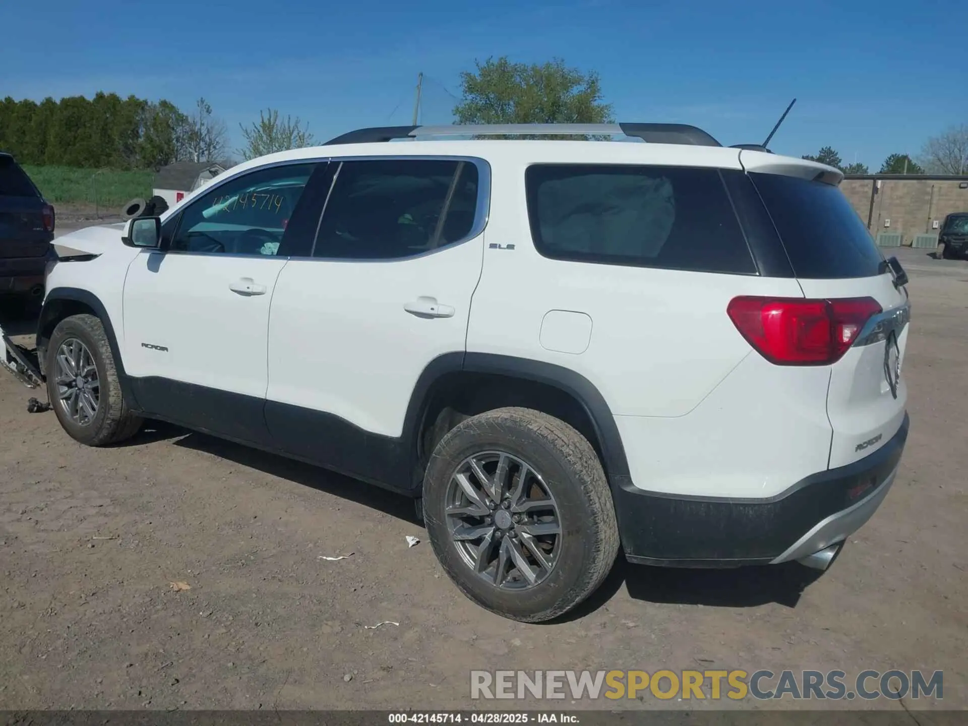 3 fotografías del automóvil dañado 1GKKNSLS4KZ237158 GMC ACADIA 2019