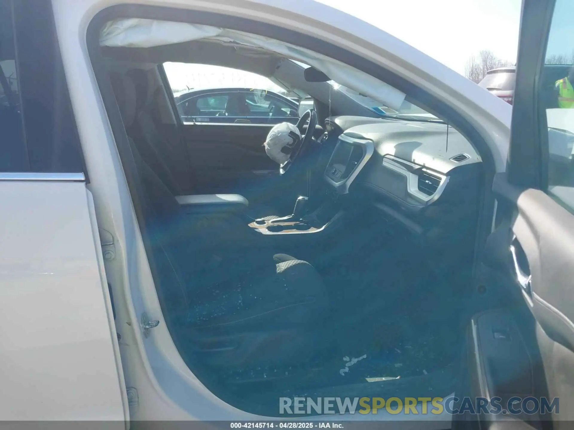 5 fotografías del automóvil dañado 1GKKNSLS4KZ237158 GMC ACADIA 2019