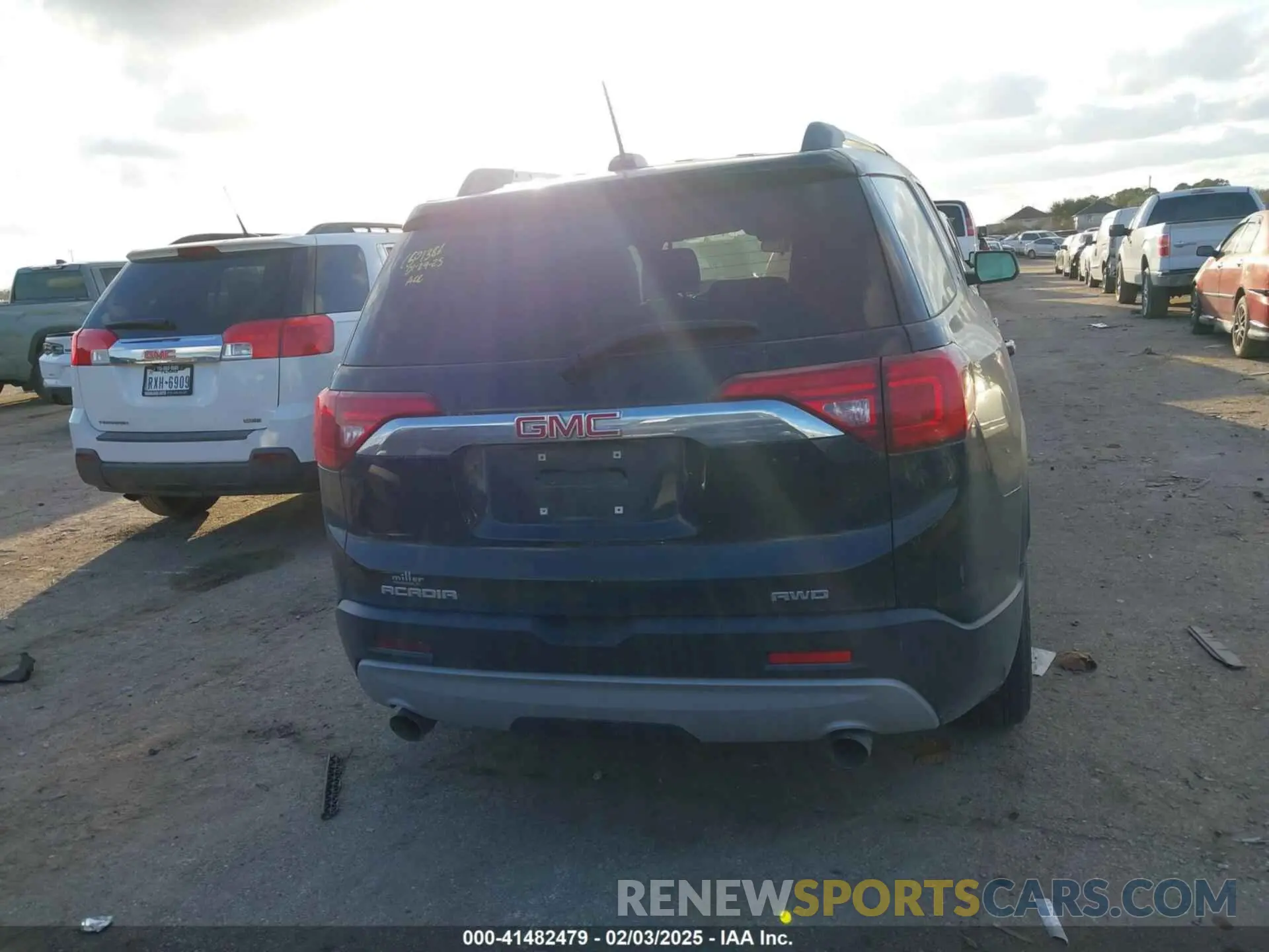 16 fotografías del automóvil dañado 1GKKNSLS8KZ207788 GMC ACADIA 2019