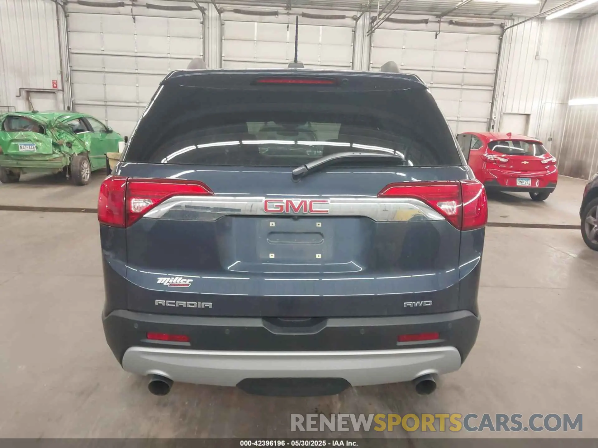 17 fotografías del automóvil dañado 1GKKNSLSXKZ141454 GMC ACADIA 2019