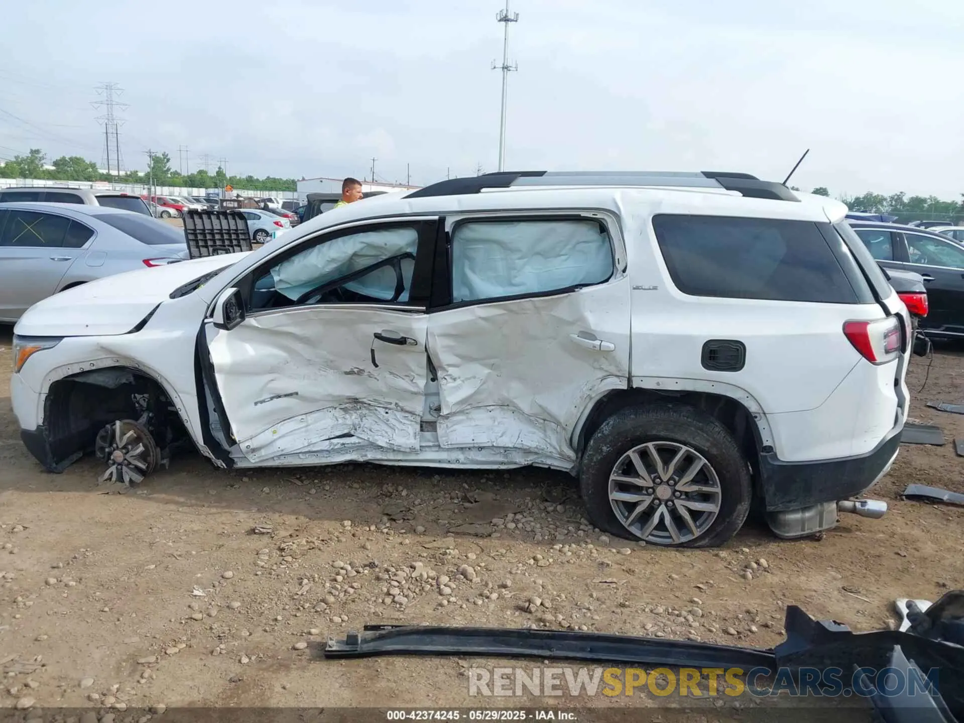 15 fotografías del automóvil dañado 1GKKNSLSXKZ277552 GMC ACADIA 2019