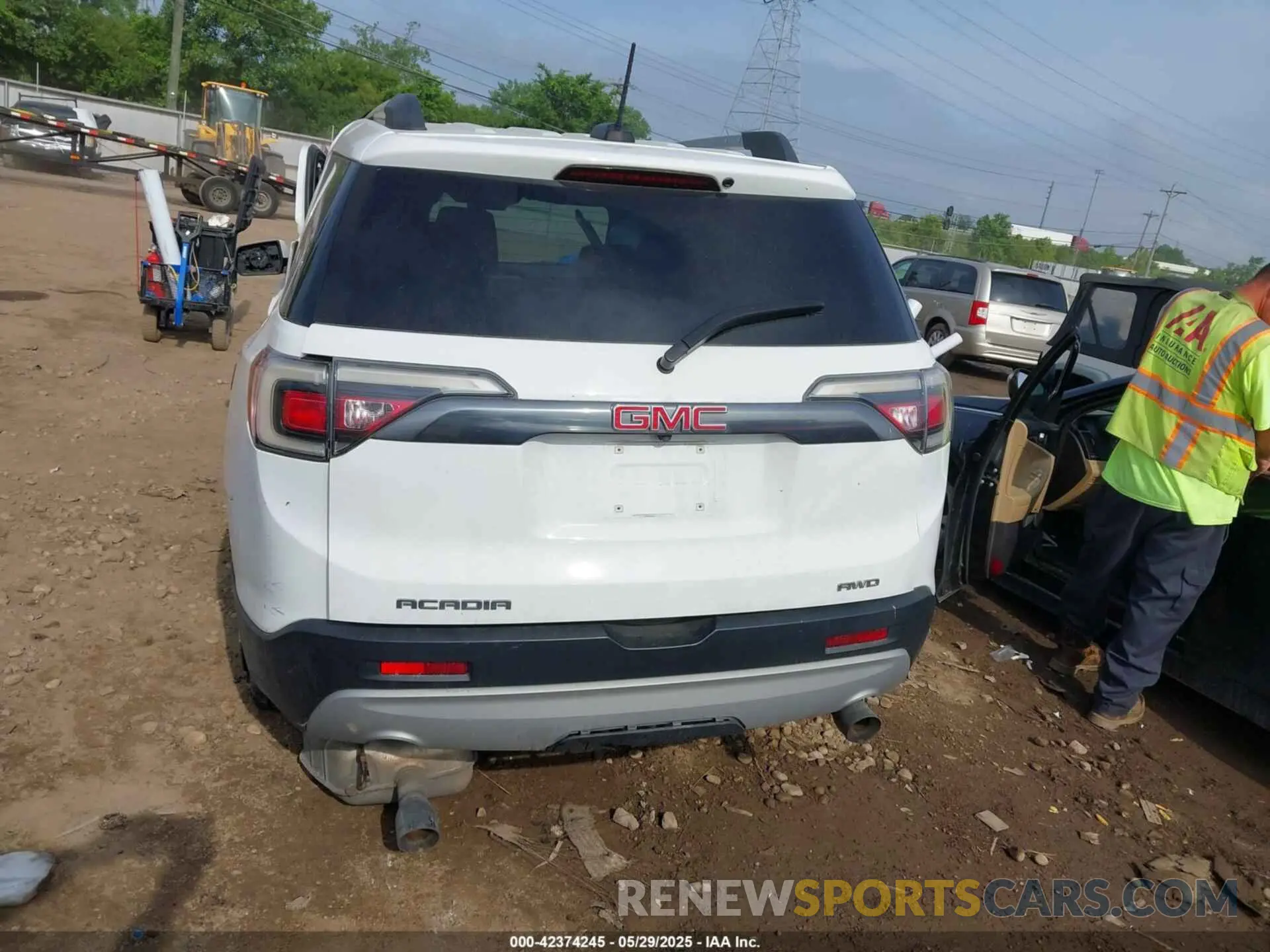 17 fotografías del automóvil dañado 1GKKNSLSXKZ277552 GMC ACADIA 2019