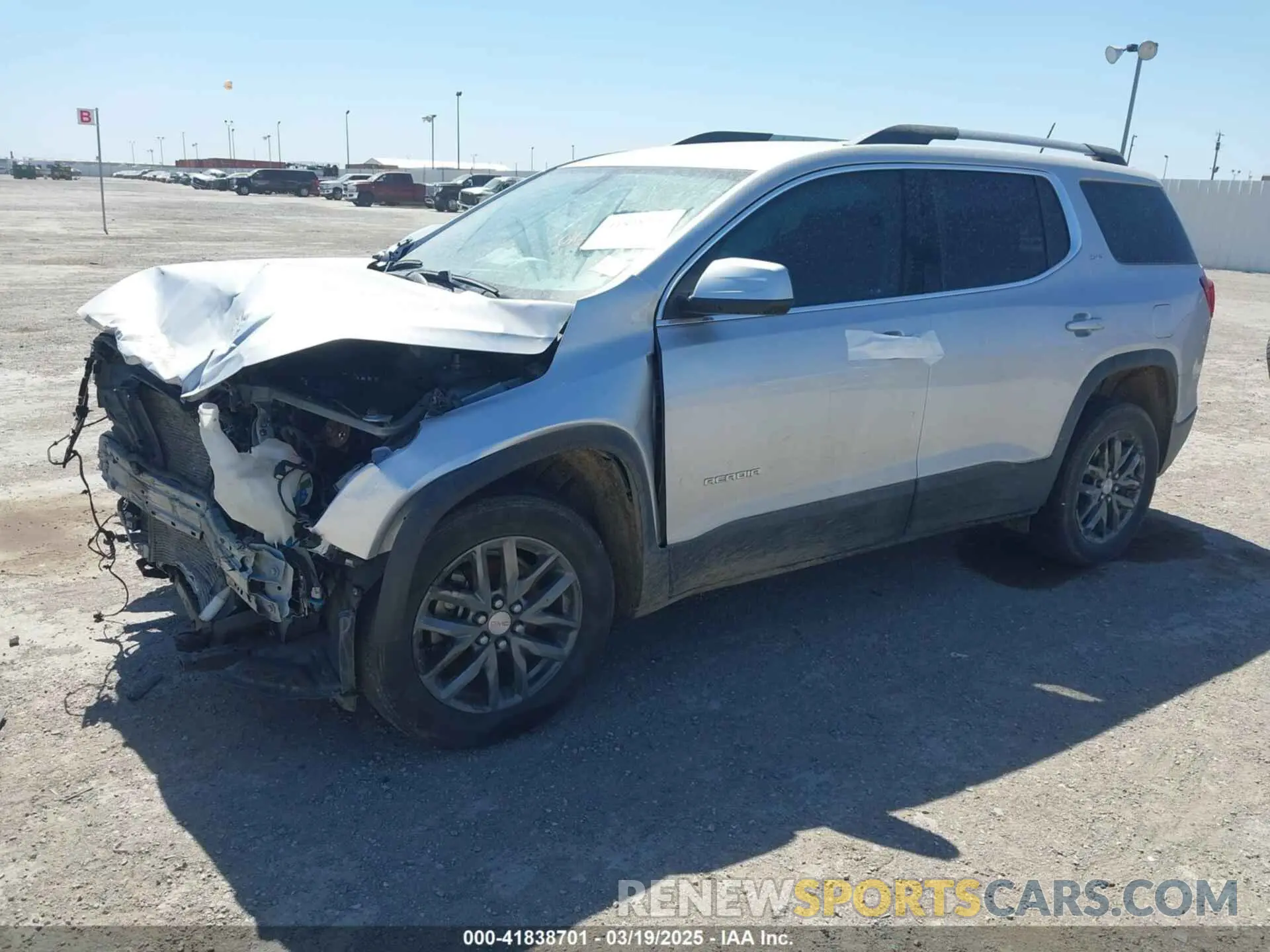 2 fotografías del automóvil dañado 1GKKNULS1KZ268265 GMC ACADIA 2019