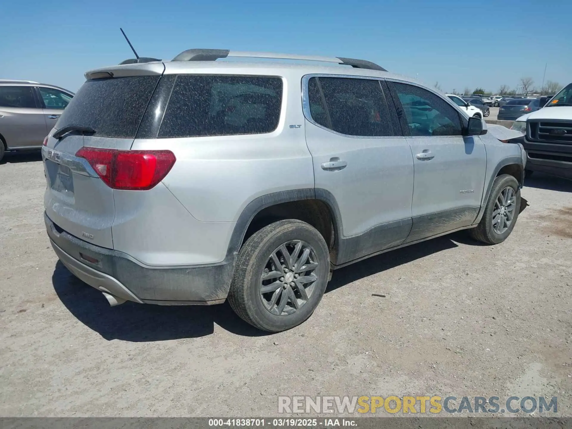 4 fotografías del automóvil dañado 1GKKNULS1KZ268265 GMC ACADIA 2019