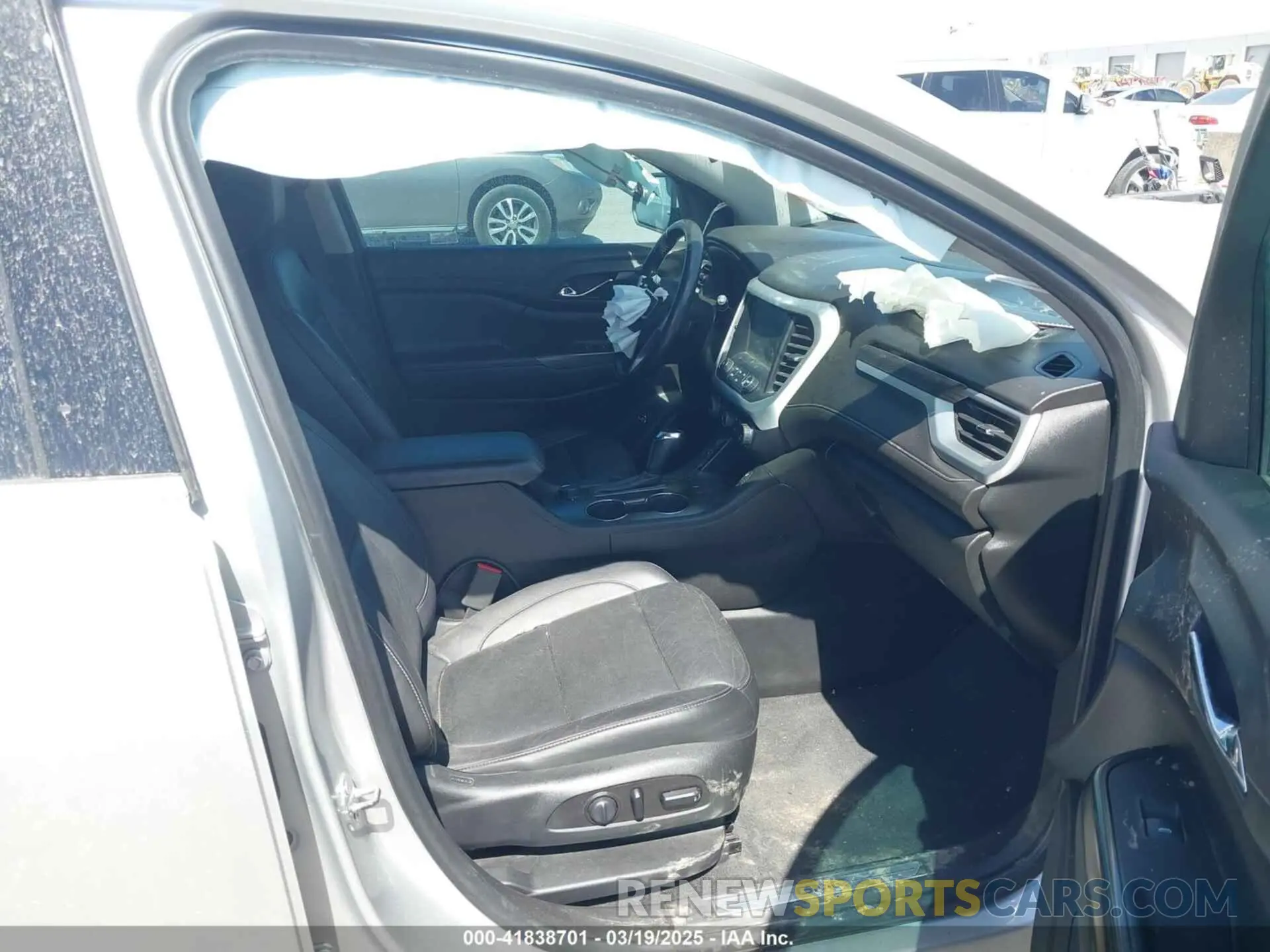 5 fotografías del automóvil dañado 1GKKNULS1KZ268265 GMC ACADIA 2019