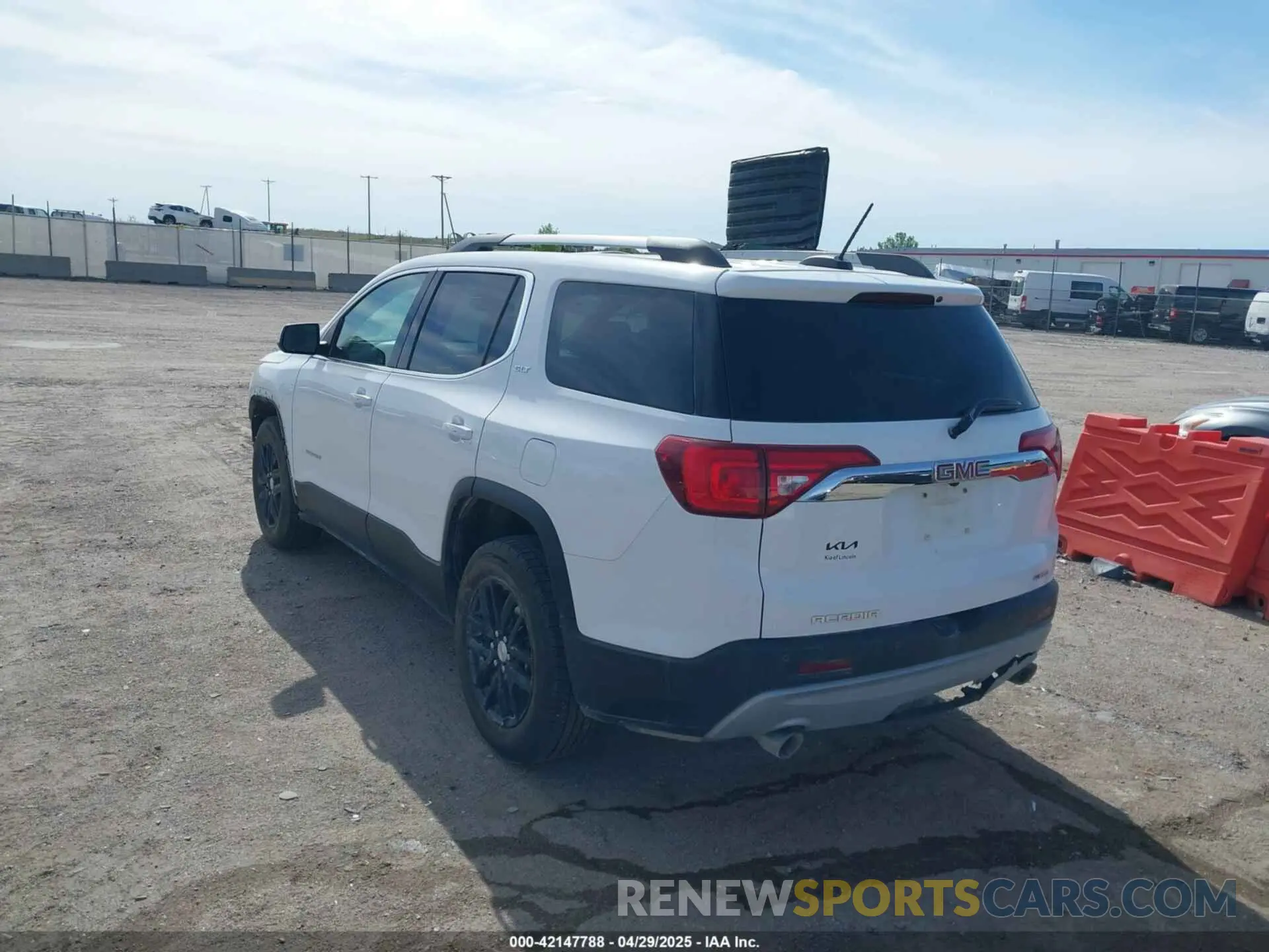 3 fotografías del automóvil dañado 1GKKNULS5KZ236581 GMC ACADIA 2019