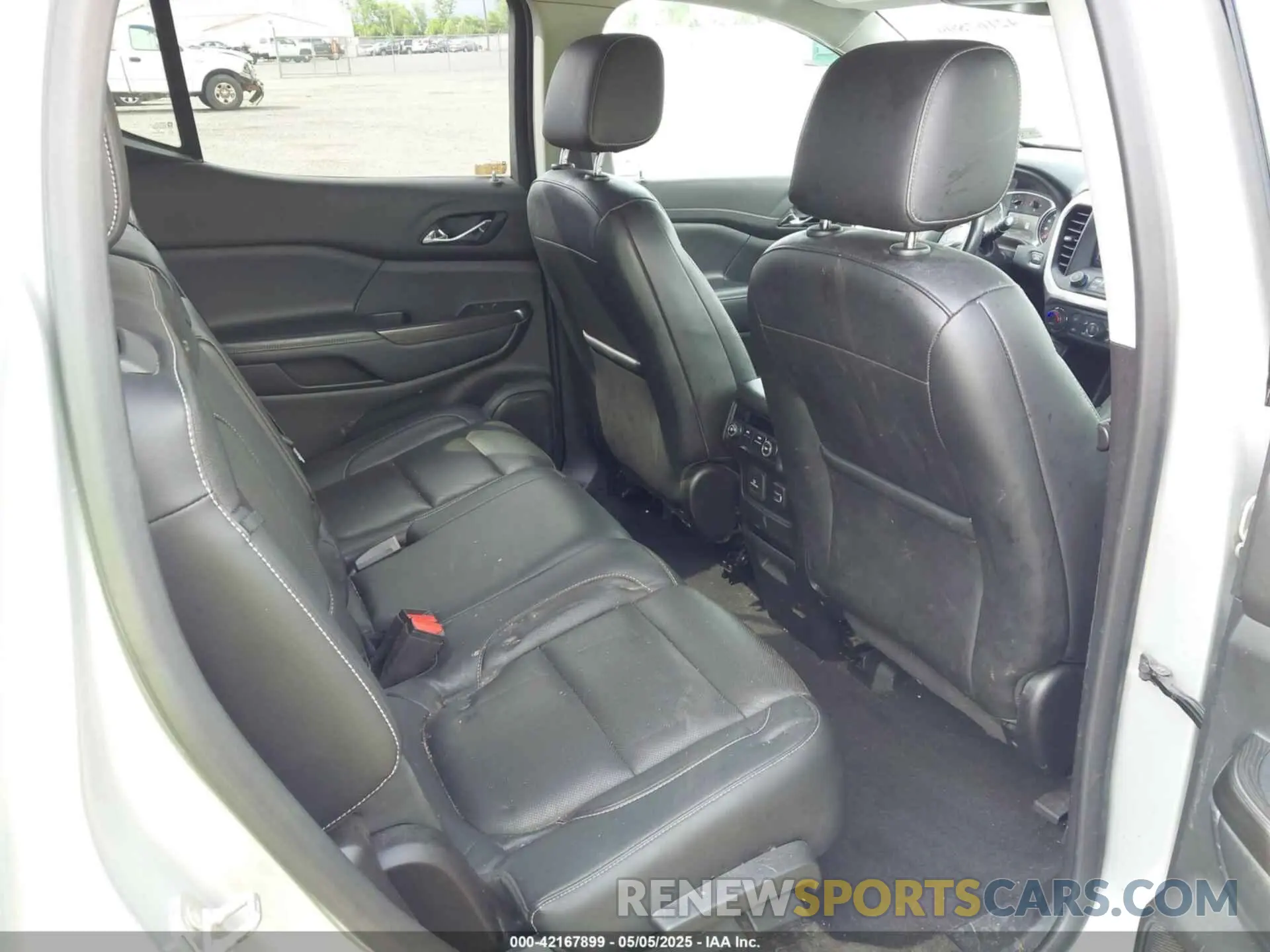 8 fotografías del automóvil dañado 1GKKNULS6KZ171434 GMC ACADIA 2019