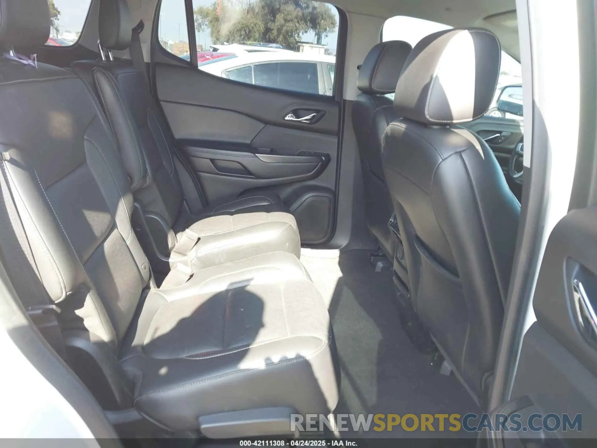 8 fotografías del automóvil dañado 1GKKNULS6KZ187505 GMC ACADIA 2019