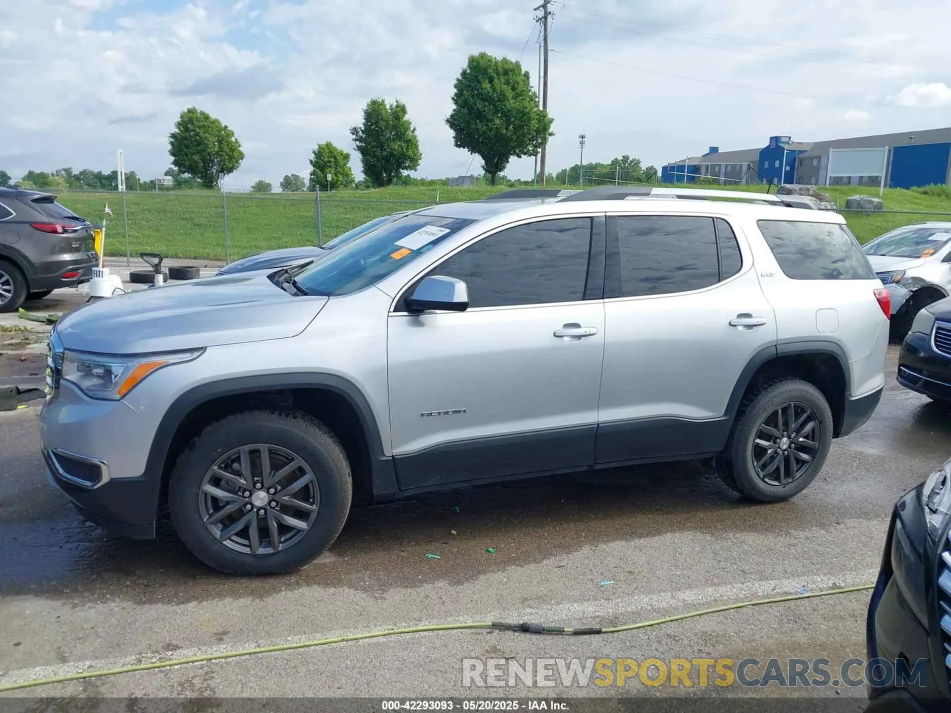 14 fotografías del automóvil dañado 1GKKNULS7KZ193894 GMC ACADIA 2019