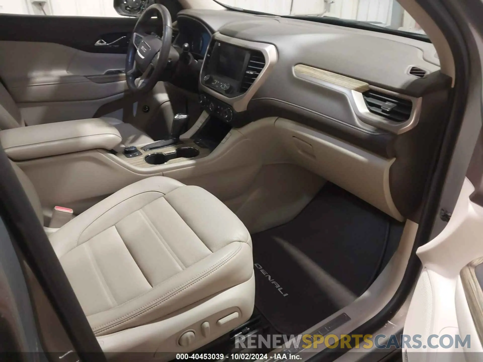 5 fotografías del automóvil dañado 1GKKNXLS6KZ142226 GMC ACADIA 2019