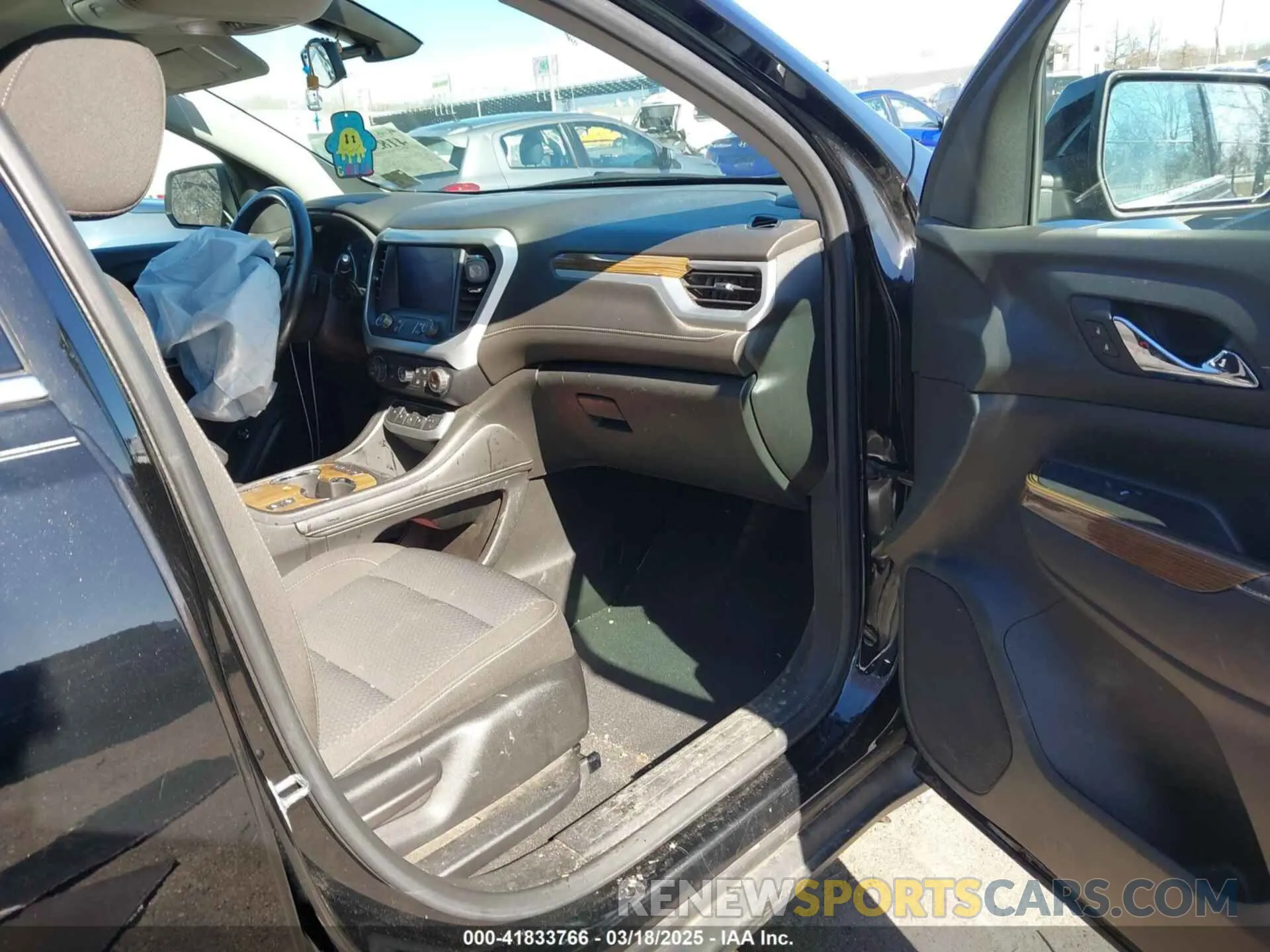 5 fotografías del automóvil dañado 1GKKNKLA4LZ181585 GMC ACADIA 2020