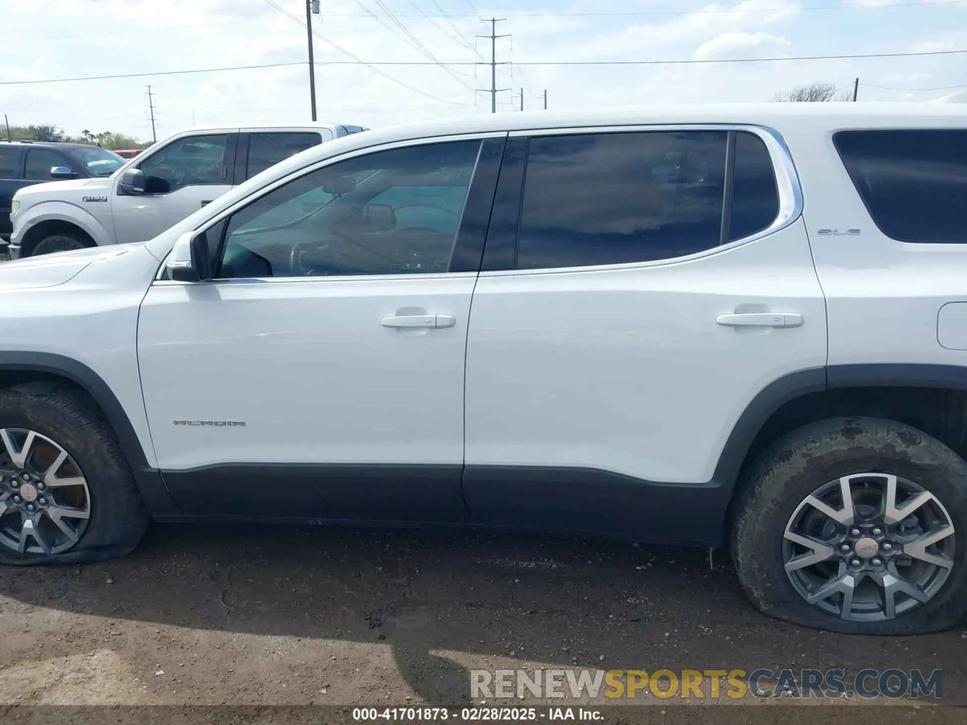 14 fotografías del automóvil dañado 1GKKNKLA5LZ159370 GMC ACADIA 2020