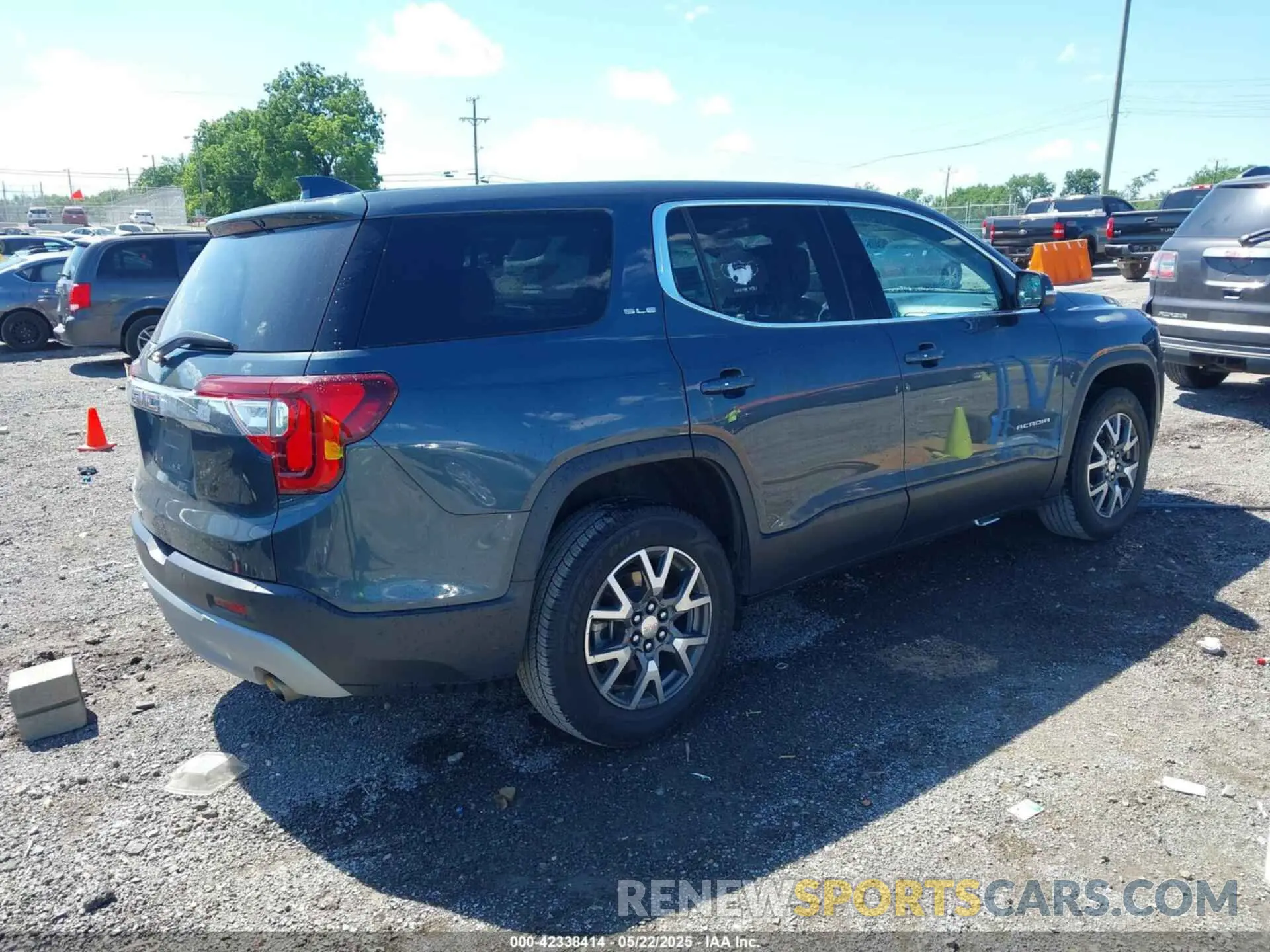 4 fotografías del automóvil dañado 1GKKNKLA6LZ174220 GMC ACADIA 2020