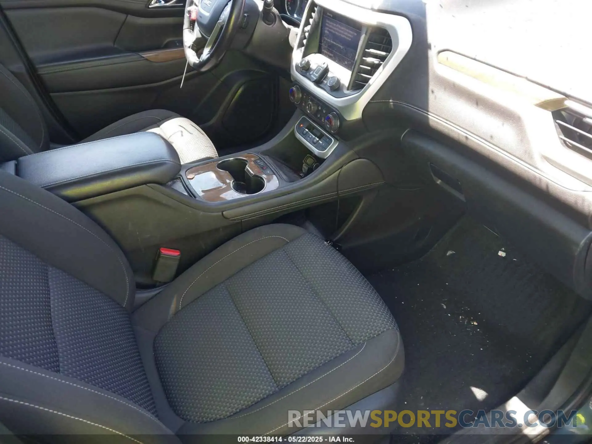 5 fotografías del automóvil dañado 1GKKNKLA6LZ174220 GMC ACADIA 2020