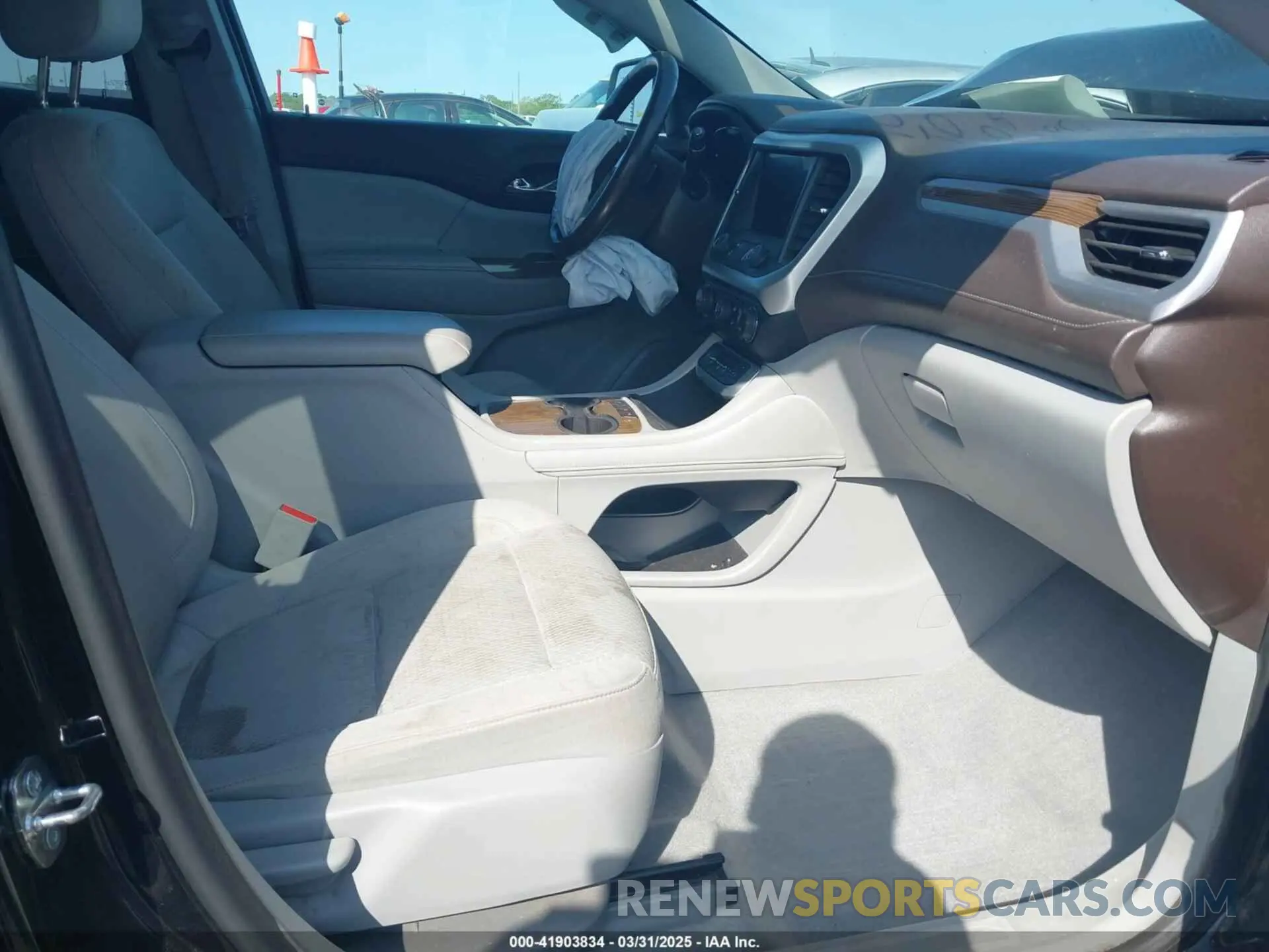5 fotografías del automóvil dañado 1GKKNKLAXLZ210734 GMC ACADIA 2020