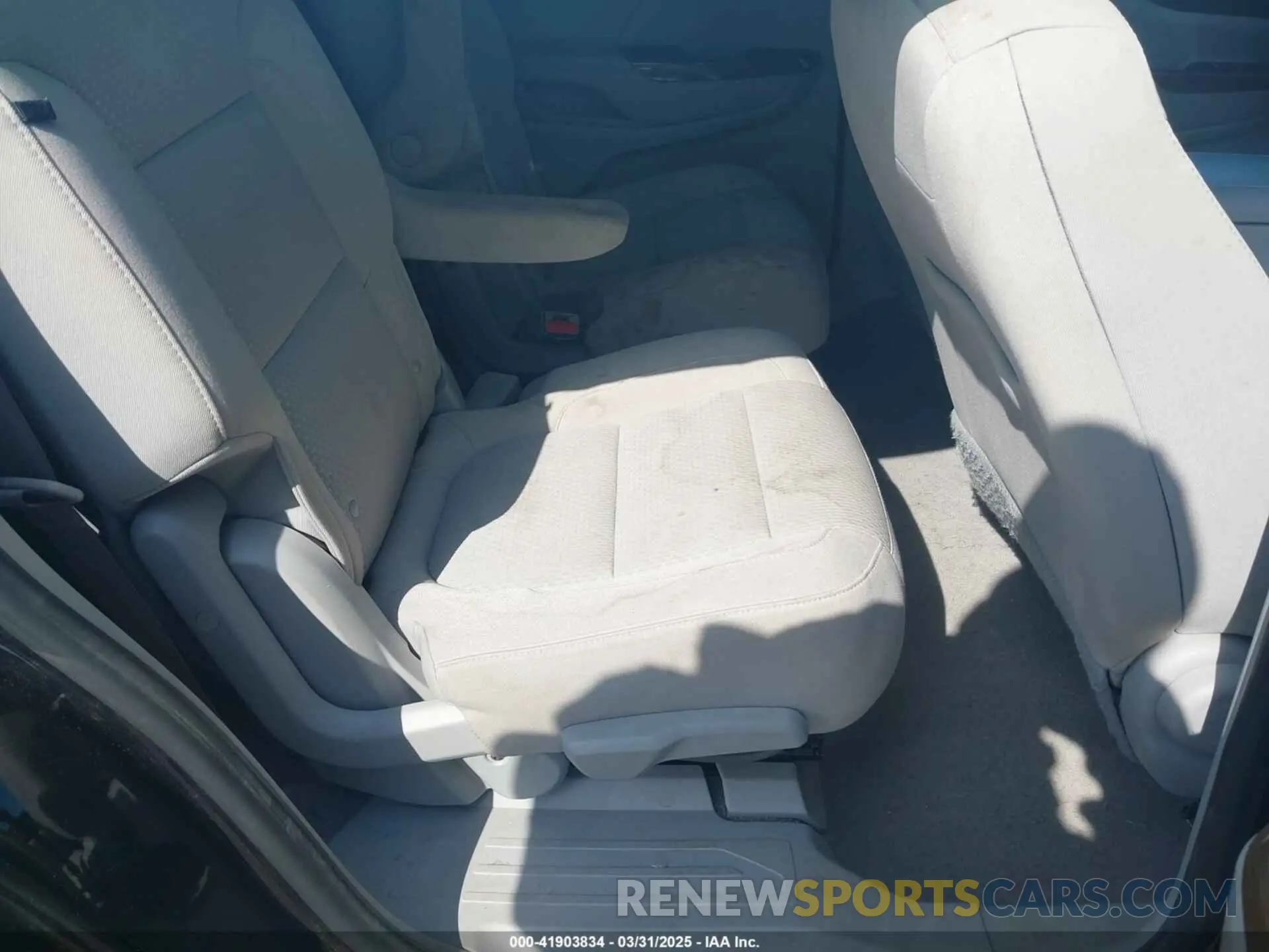 8 fotografías del automóvil dañado 1GKKNKLAXLZ210734 GMC ACADIA 2020