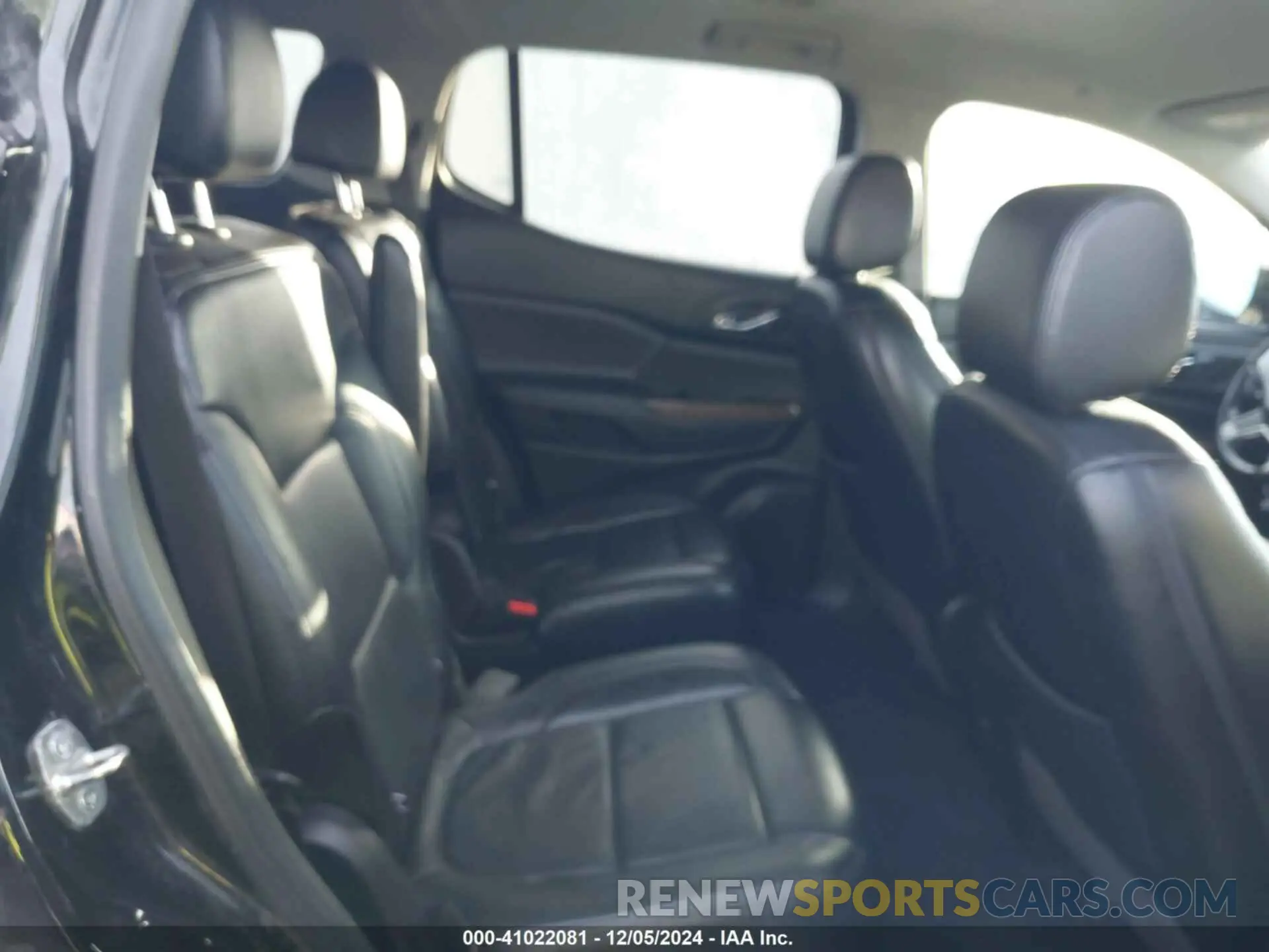 8 fotografías del automóvil dañado 1GKKNKLS9LZ167738 GMC ACADIA 2020