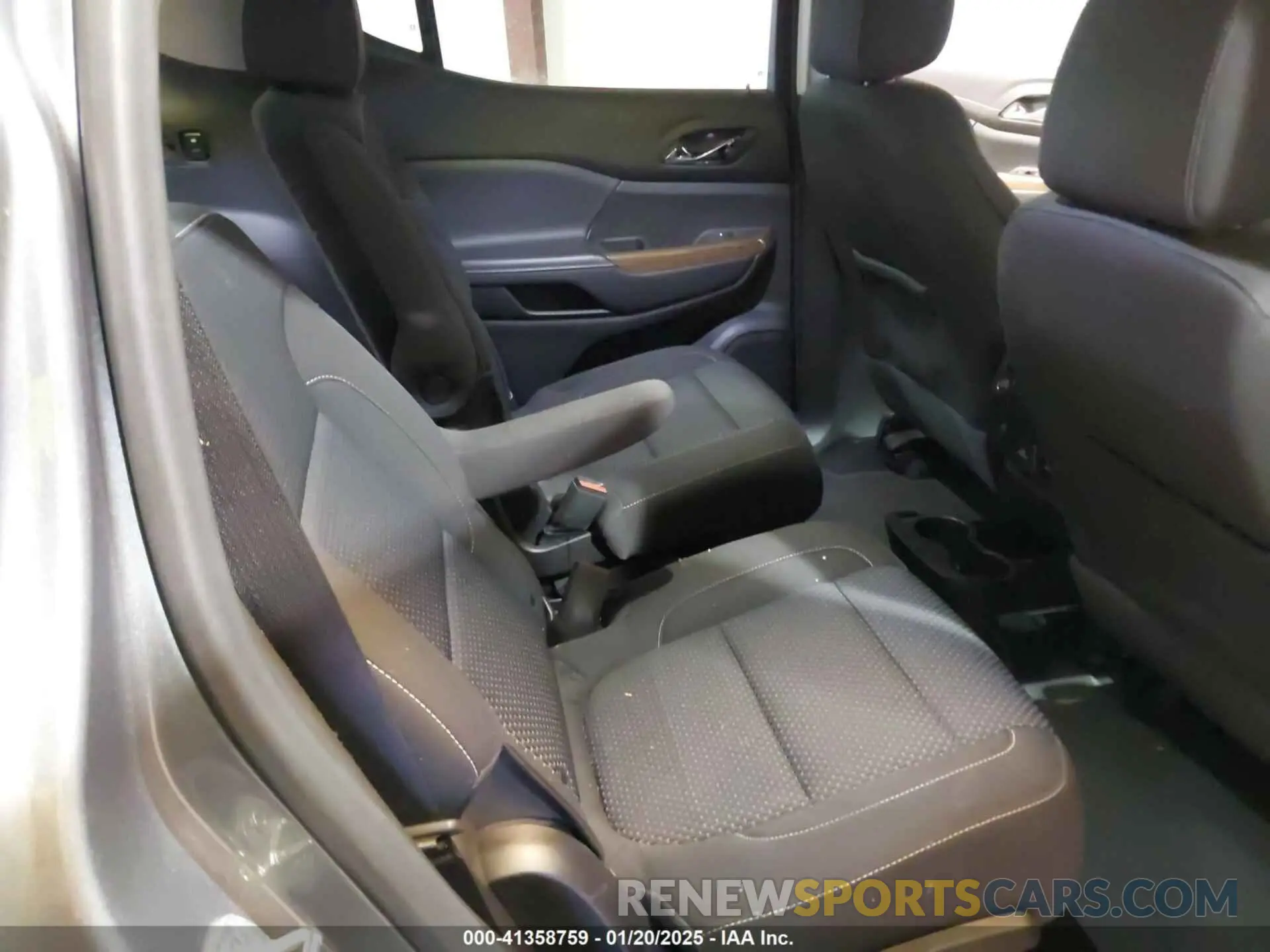 8 fotografías del automóvil dañado 1GKKNKLSXLZ201556 GMC ACADIA 2020