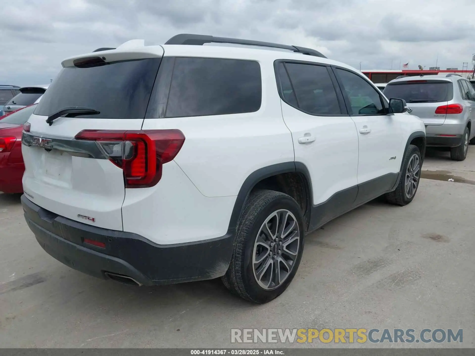 4 fotografías del automóvil dañado 1GKKNLLS9LZ156258 GMC ACADIA 2020