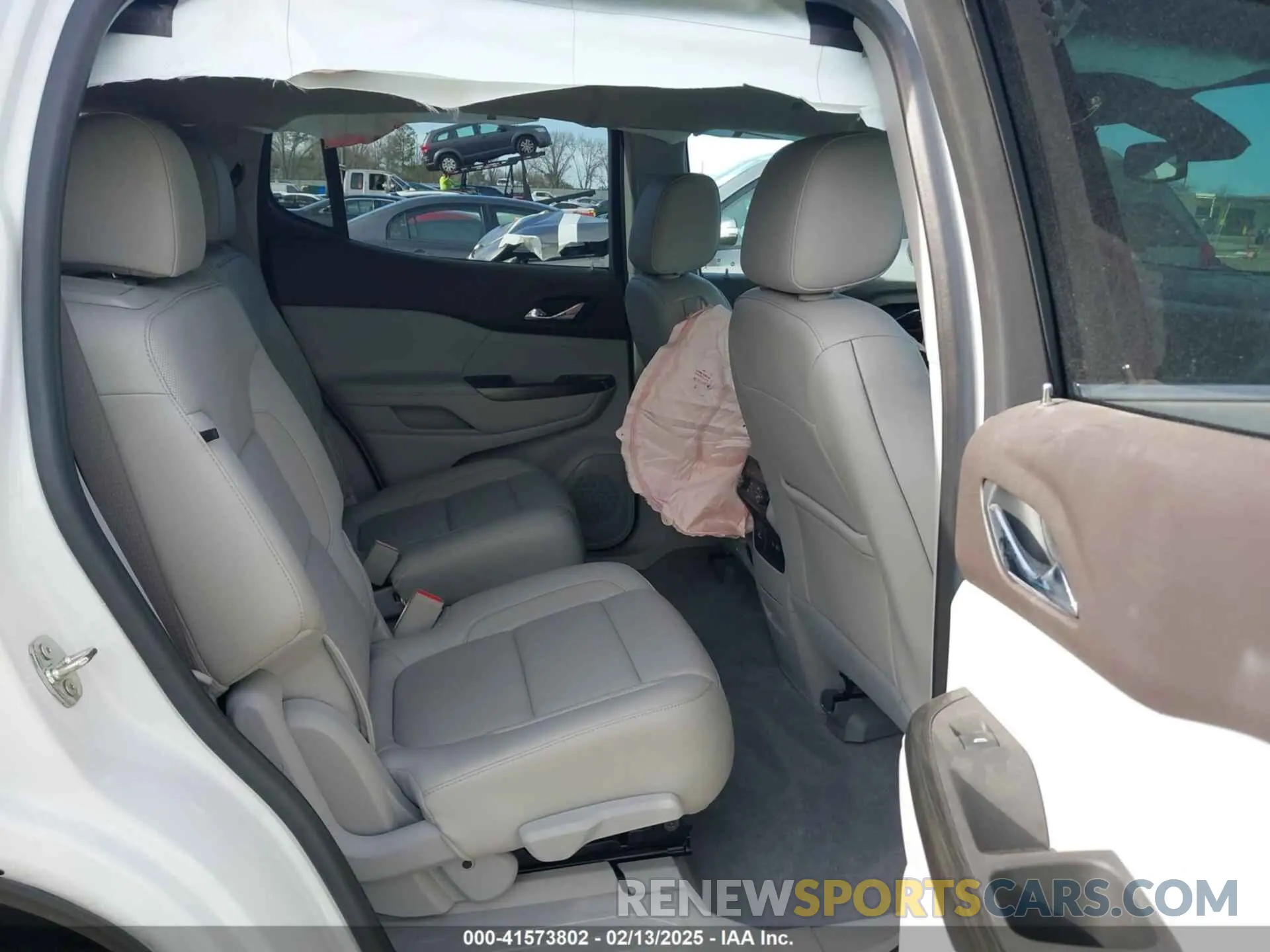 8 fotografías del automóvil dañado 1GKKNMLSXLZ139314 GMC ACADIA 2020
