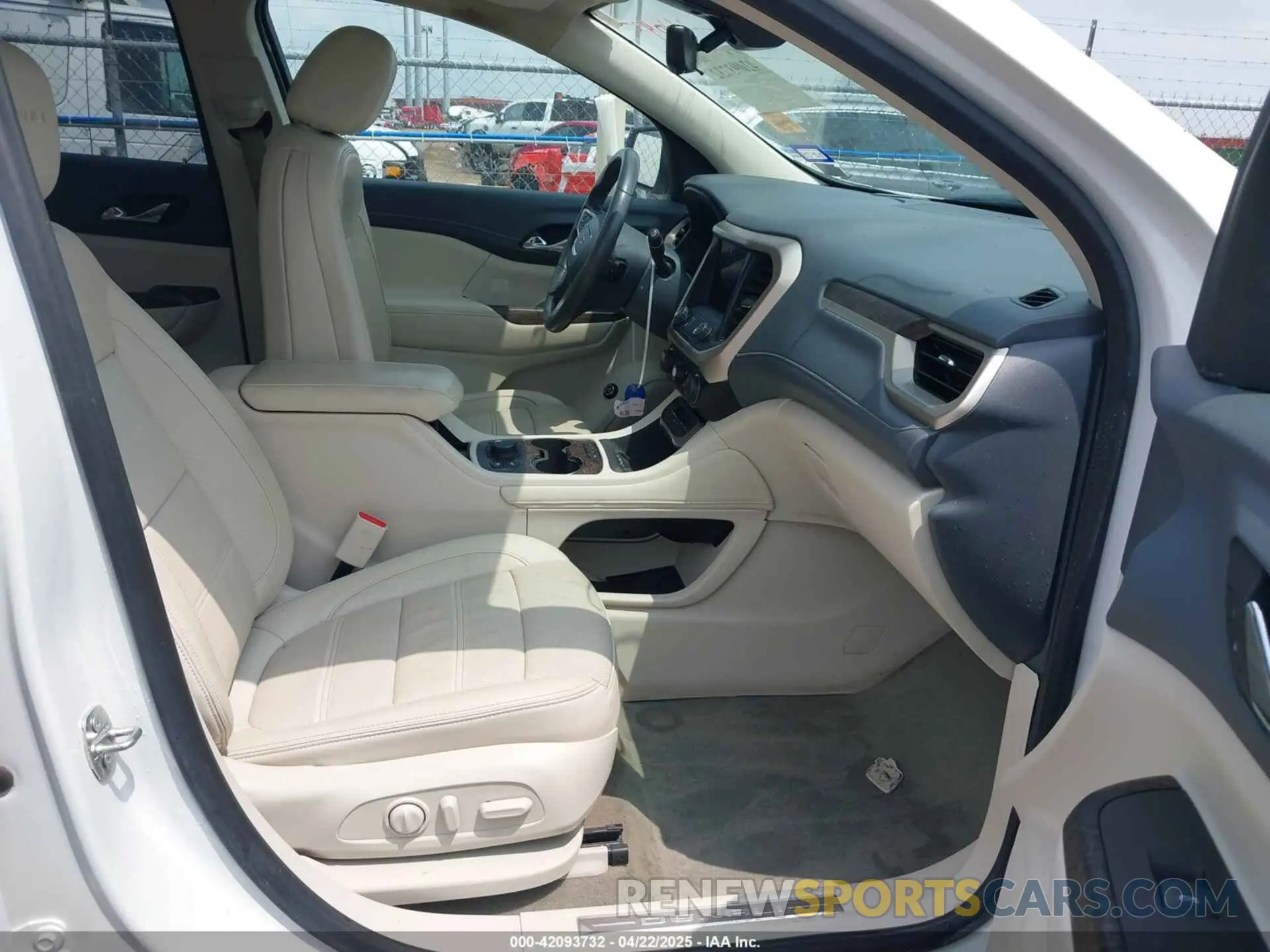 5 fotografías del automóvil dañado 1GKKNPLS4LZ113308 GMC ACADIA 2020