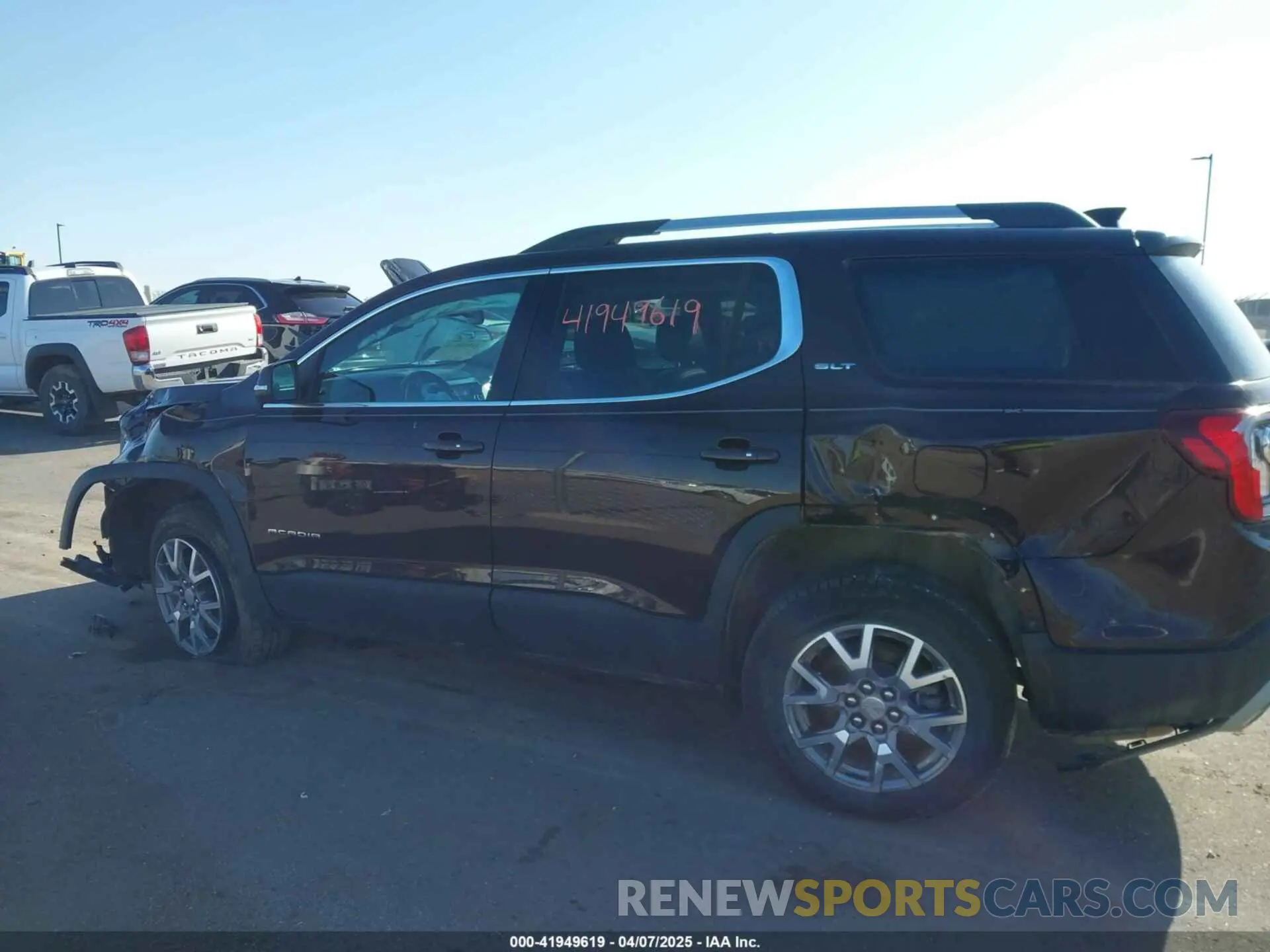 14 fotografías del automóvil dañado 1GKKNULSXLZ118995 GMC ACADIA 2020