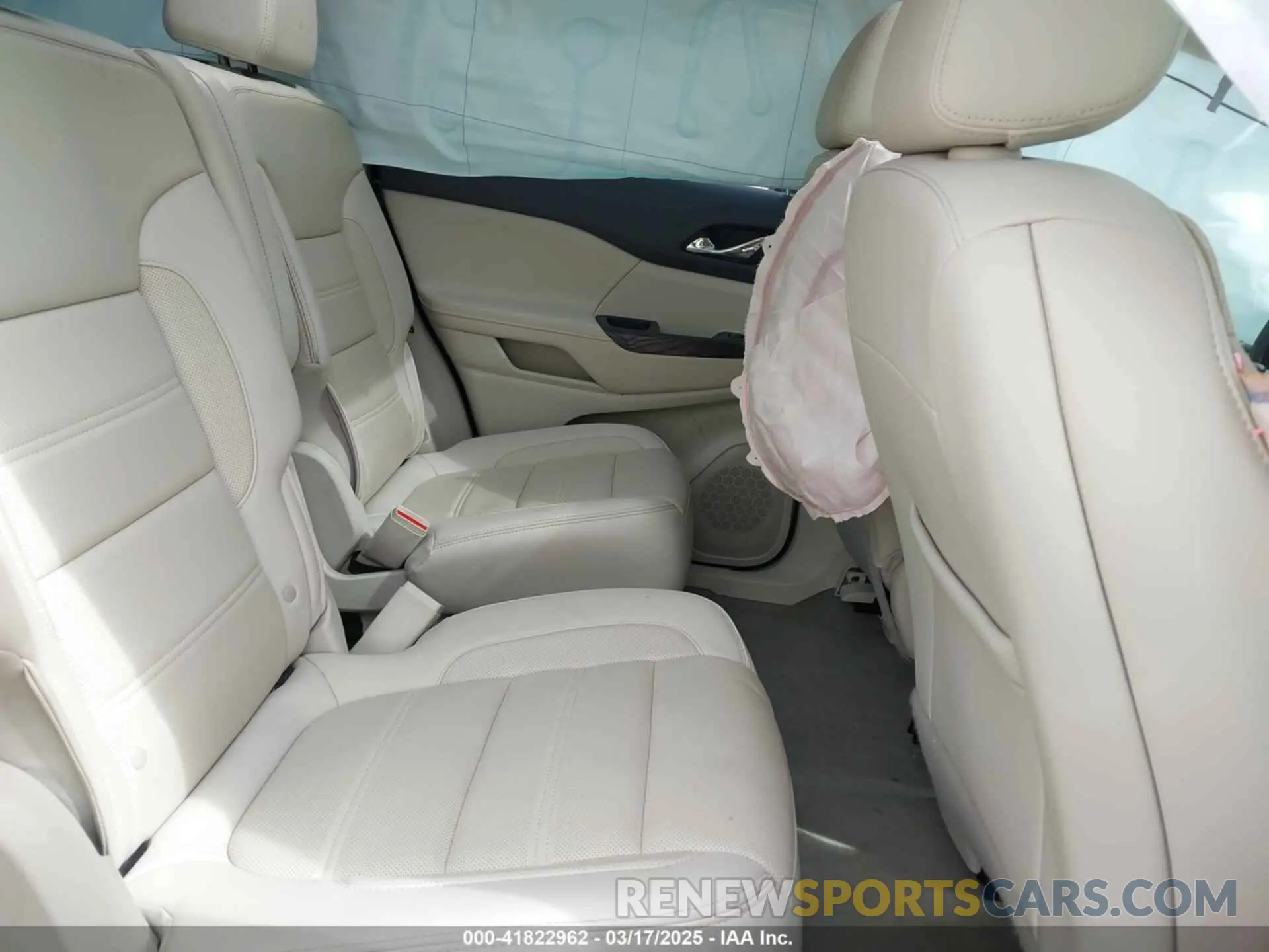 8 fotografías del automóvil dañado 1GKKNXLS8LZ216800 GMC ACADIA 2020