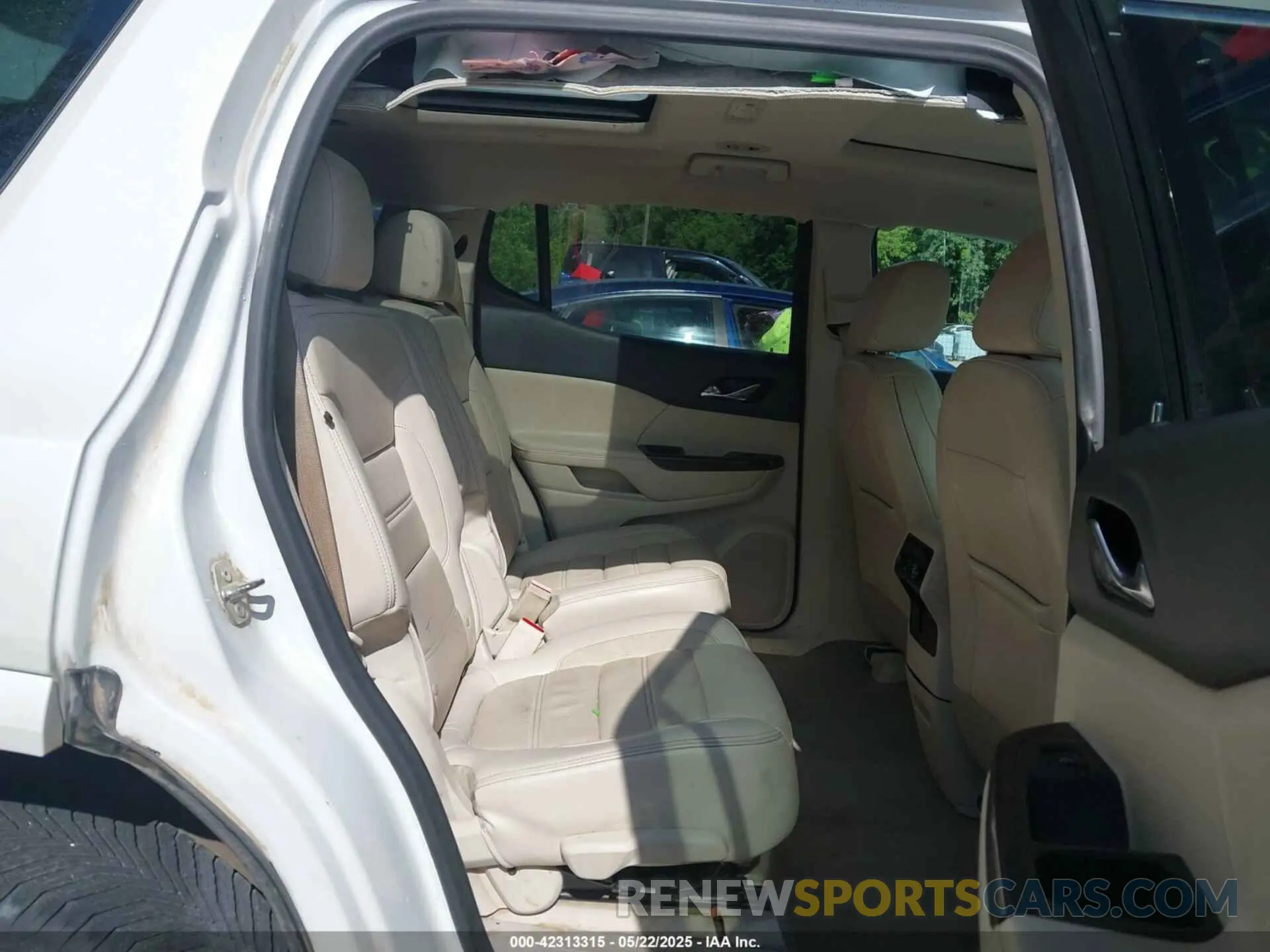 8 fotografías del automóvil dañado 1GKKNXLSXLZ127603 GMC ACADIA 2020
