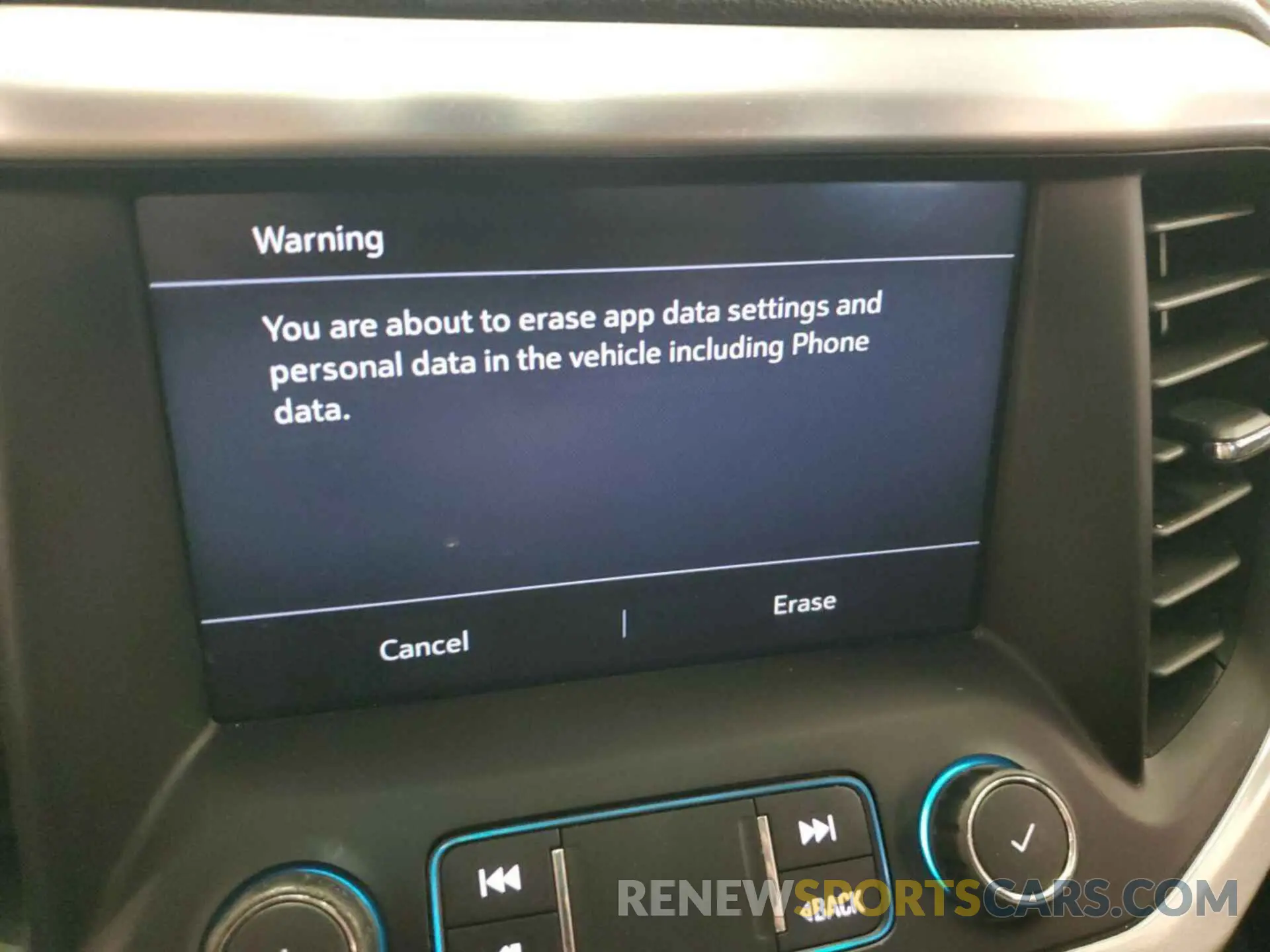 27 fotografías del automóvil dañado 1GKKNKLA2MZ185992 GMC ACADIA 2021