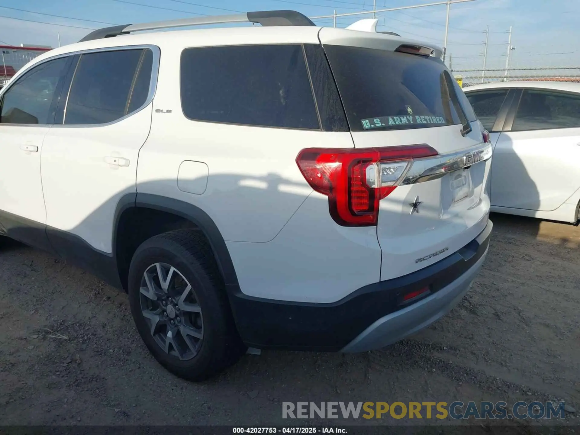 3 fotografías del automóvil dañado 1GKKNKLA2MZ229926 GMC ACADIA 2021